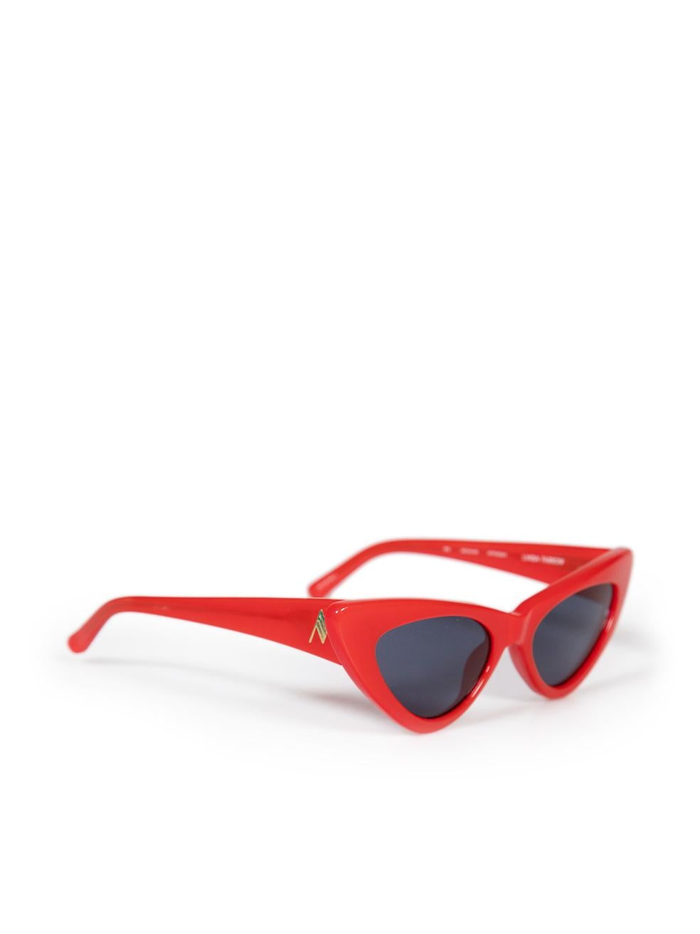 CONDITION is Very good. Hardly any visible wear to sunglasses is evident on this used Linda Farrow designer resale item. Comes with original case.
 
 
 
 Details
 
 
 Model: Dora
 
 Red
 
 Acetate
 
 Cat eye sunglasses
 
 Black lens
 
 Full-Rim
 
