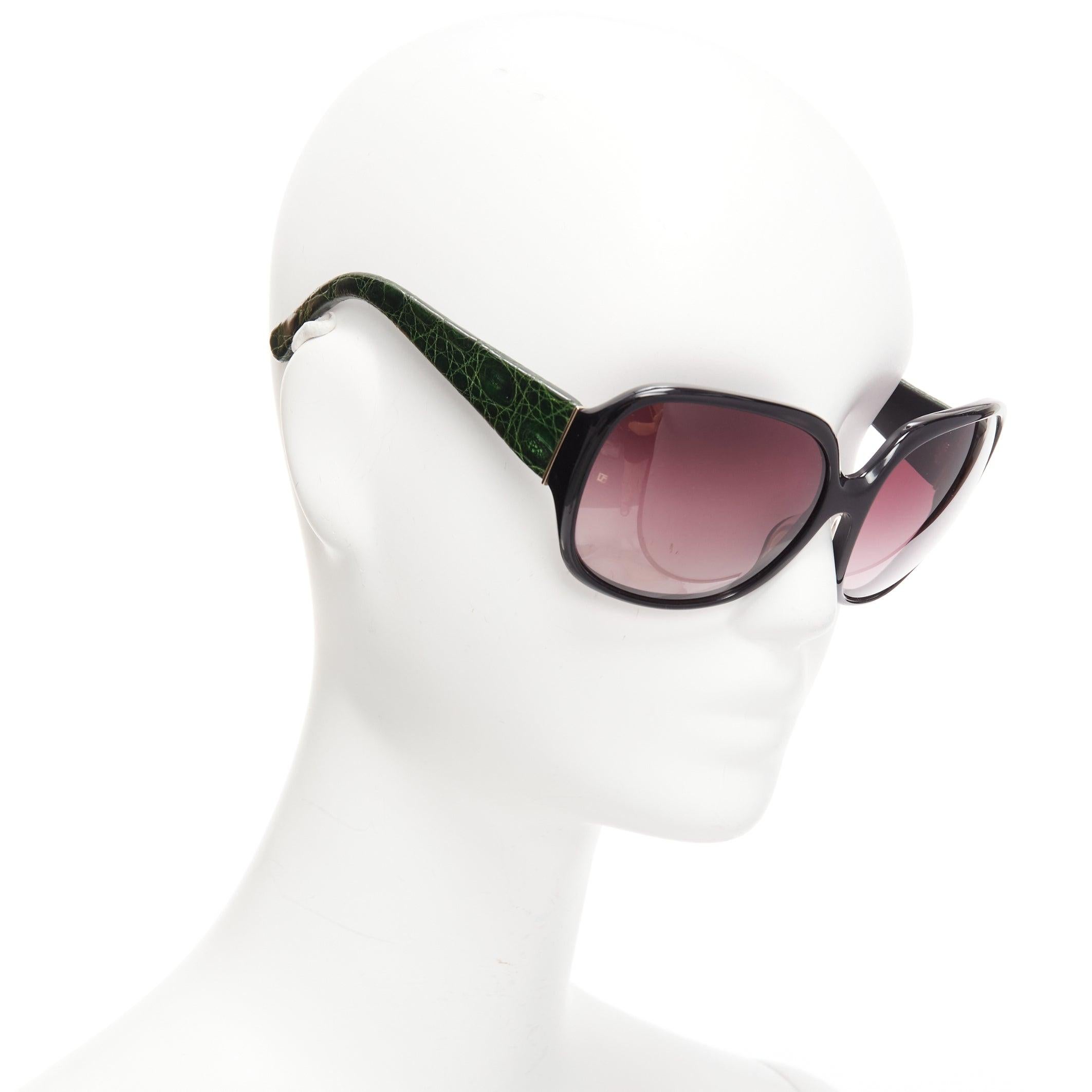 LINDA FARROW LFL624/6 blue lens silver cut out aviator sunglasses
Reference: LNKO/A02386
Brand: Linda Farrow
Model: LFL624/6
Material: Metal
Color: Silver, Blue
Pattern: Solid
Lining: Silver Metal
Extra Details: Cut out frame detail.
Made in: