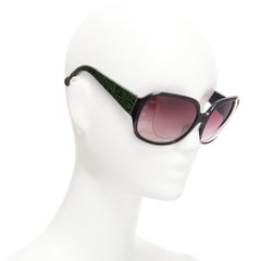 LINDA FARROW Luxe LFL18 Schwarze übergroße Sonnenbrille aus Leder mit grünem Maßstab und schwarzen Lederarmlehnen