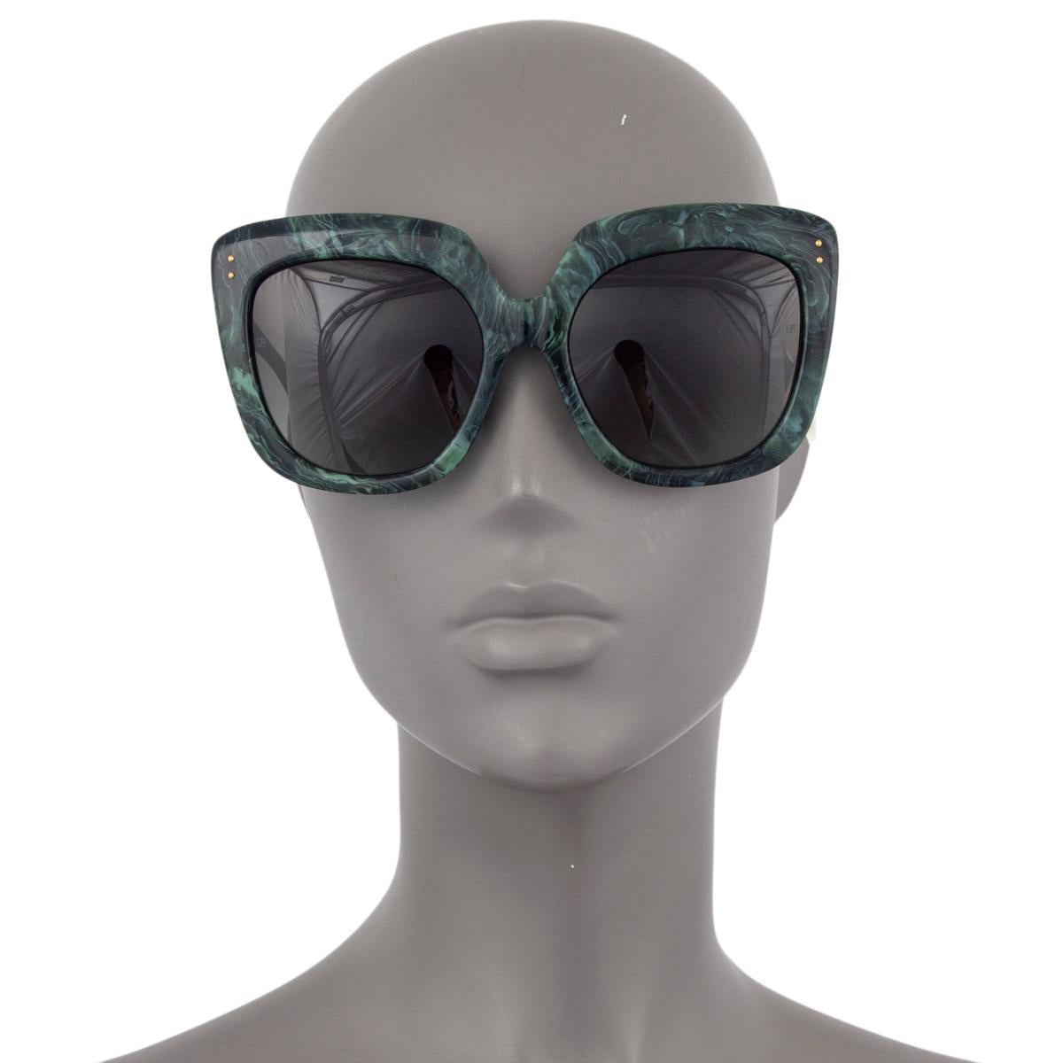 LINDA FARROW marled green LUXE BUTTERFLY Sunglasses LFL 556/8 In Excellent Condition In Zürich, CH