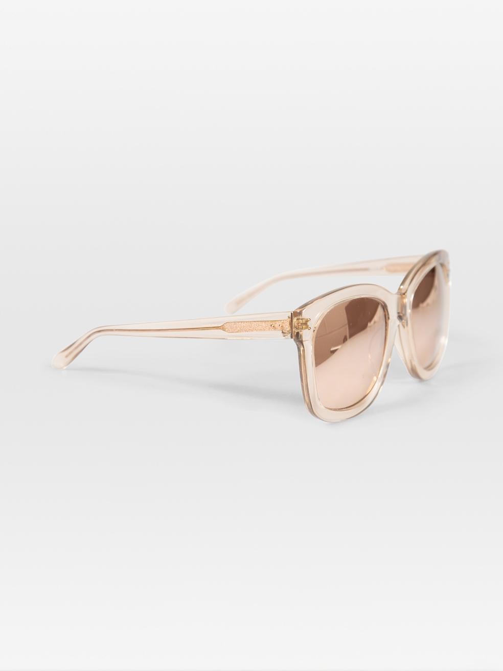 CONDITION is Good. Minor wear to the sunglasses is evident. Light scratching across both lenses on this used Linda Farrow designer resale item.
 
 Details
 
 
 Rose Gold
 
 Sunglasses
 
 D-Frames
 
 Mirrored lenses
 
 Brown tinted lenses
 
