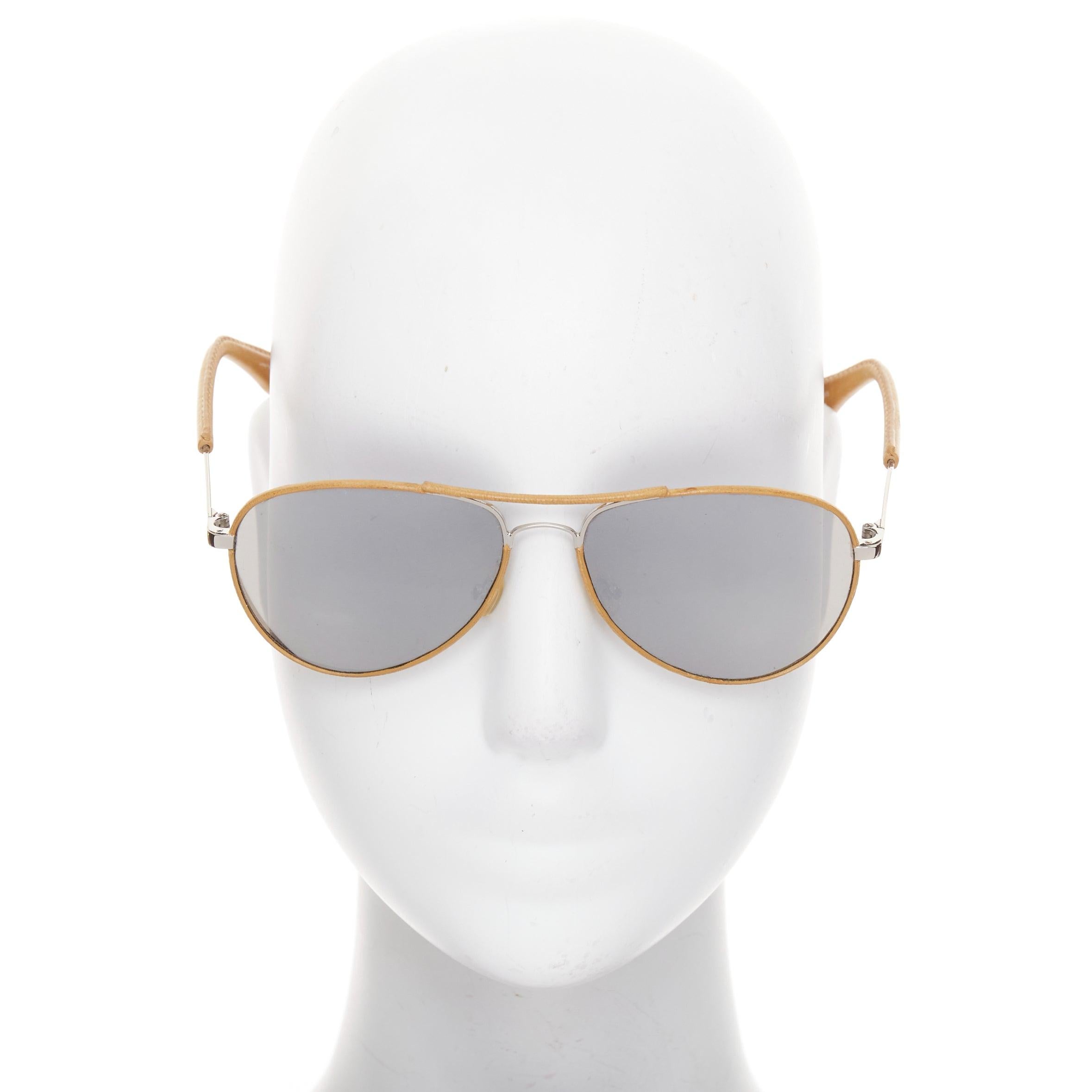 LINDA FARROW Veronique Branquinho tan Leder trimmen Rahmen getönten Linse Piloten Sonnenbrille
Referenz: LNKO/A02624
Marke: Linda Farrow
Collection'S: Veronique Branquinho
MATERIAL: Leder, Metall
Farbe: Tan Brown
Muster: Solide
Verschluss: Slip