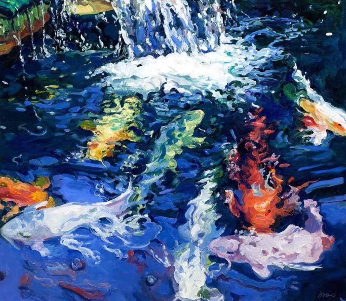 Linda Holt Animal Painting – "Wasserfall 4"  Glitzernder weißer Wasserfall, strahlend blaues Wasser und darunter schwimmende Kois 