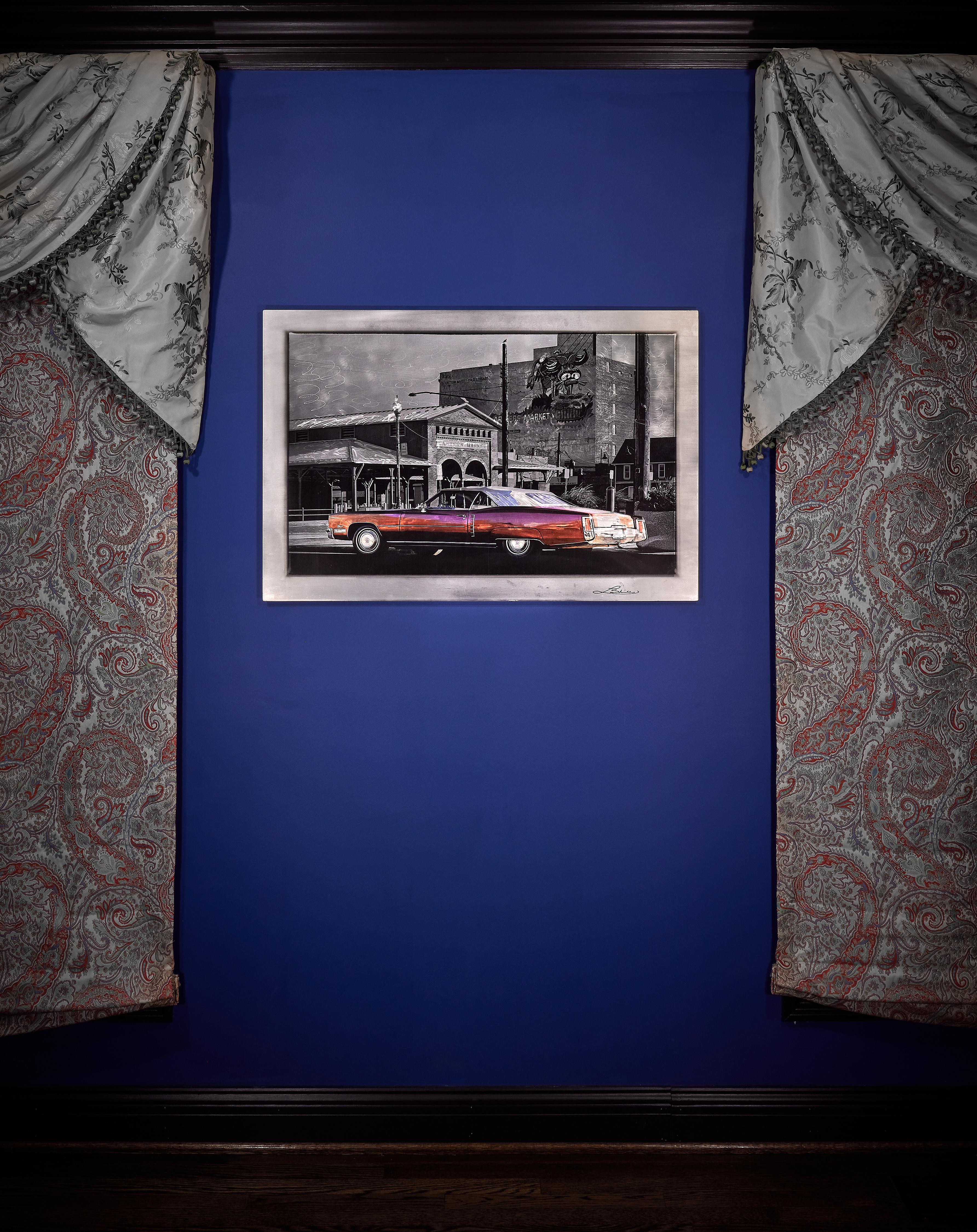 Une Cadillac Eldorado classique est apparue comme par magie lors d'une excursion photographique matinale à l'Eastern Market de Détroit. Situé au cœur de la ville, le Marché fournit des victuailles depuis 1891. En cette fraîche journée d'automne, le