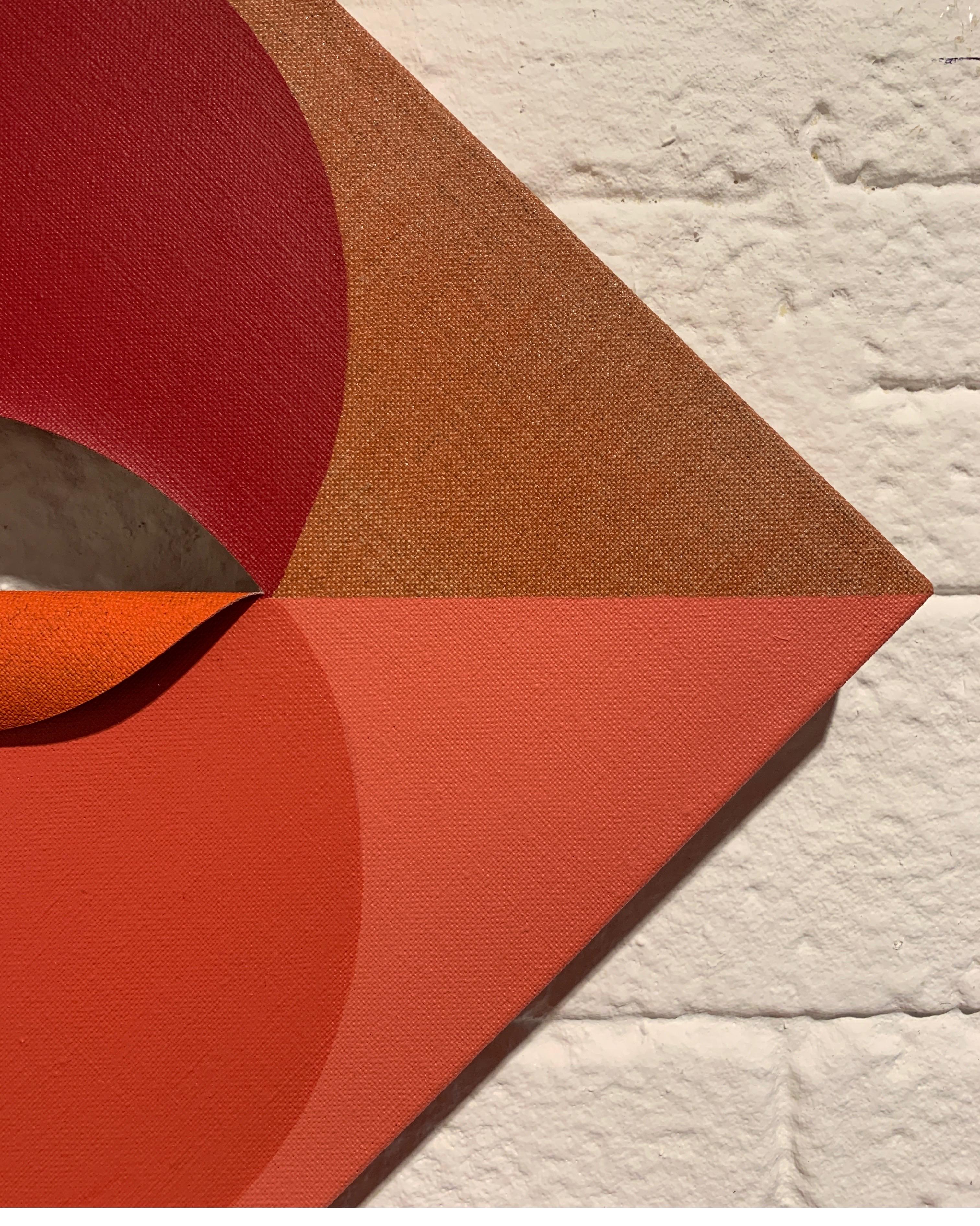 EQUIVALENCE 92- Tint et acrylique sur lin découpé - Peinture géométrique abstraite rouge - Géométrique abstrait Painting par Linda King Ferguson