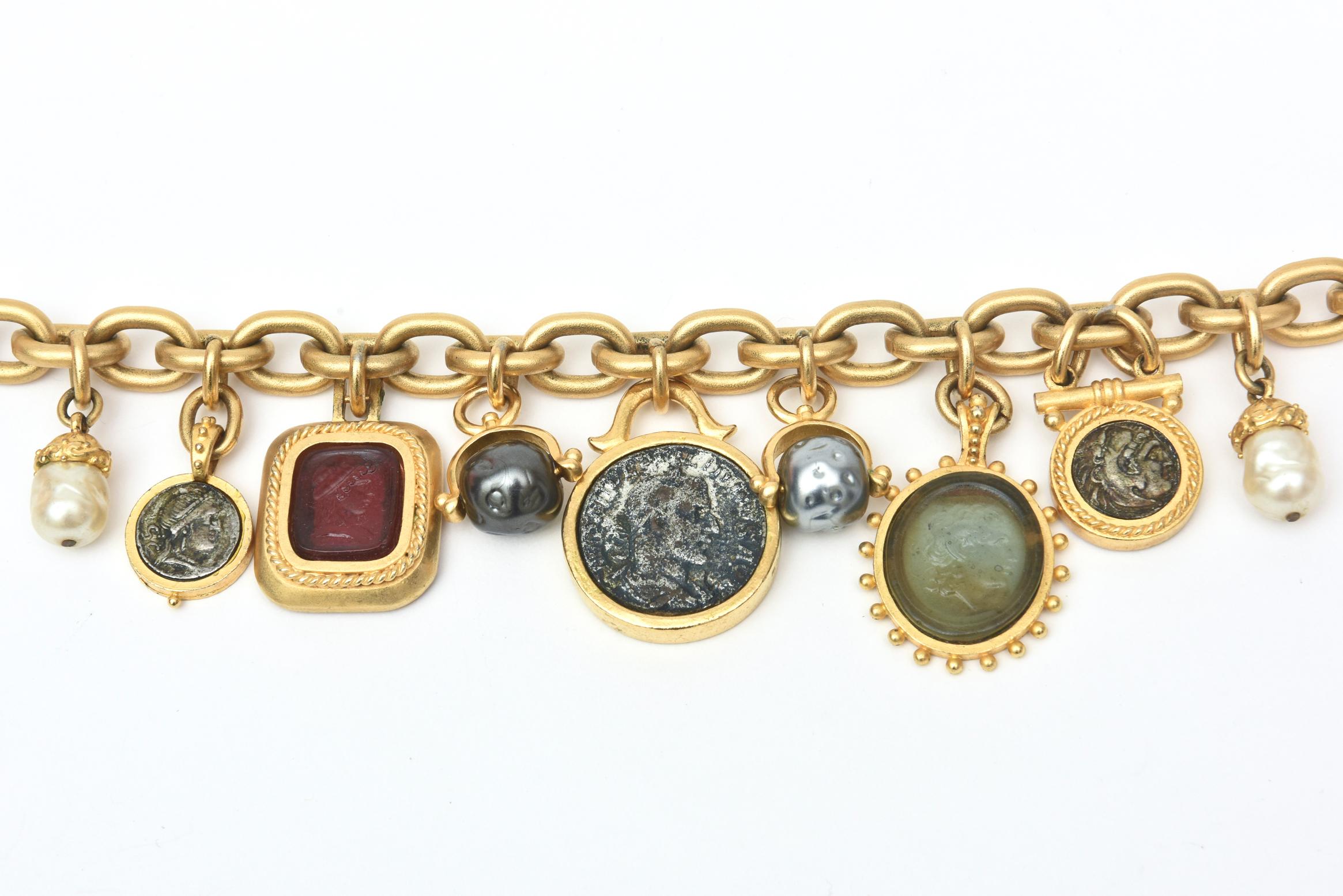  Roman Fab Münzstein und Harz-Gliederkette Halskette, maßgefertigt, signiert Vintage (Perle) im Angebot