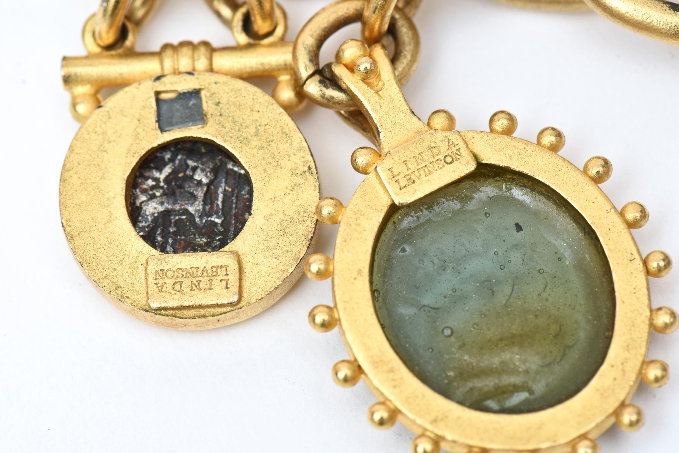  Collier à maillons pendants en pierre et résine Roman Fab, signé sur mesure vintage Bon état - En vente à North Miami, FL