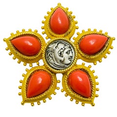 LINDA LEVINSON signierte Vintage Gold Silber Münze Koralle Designer Laufsteg Brosche