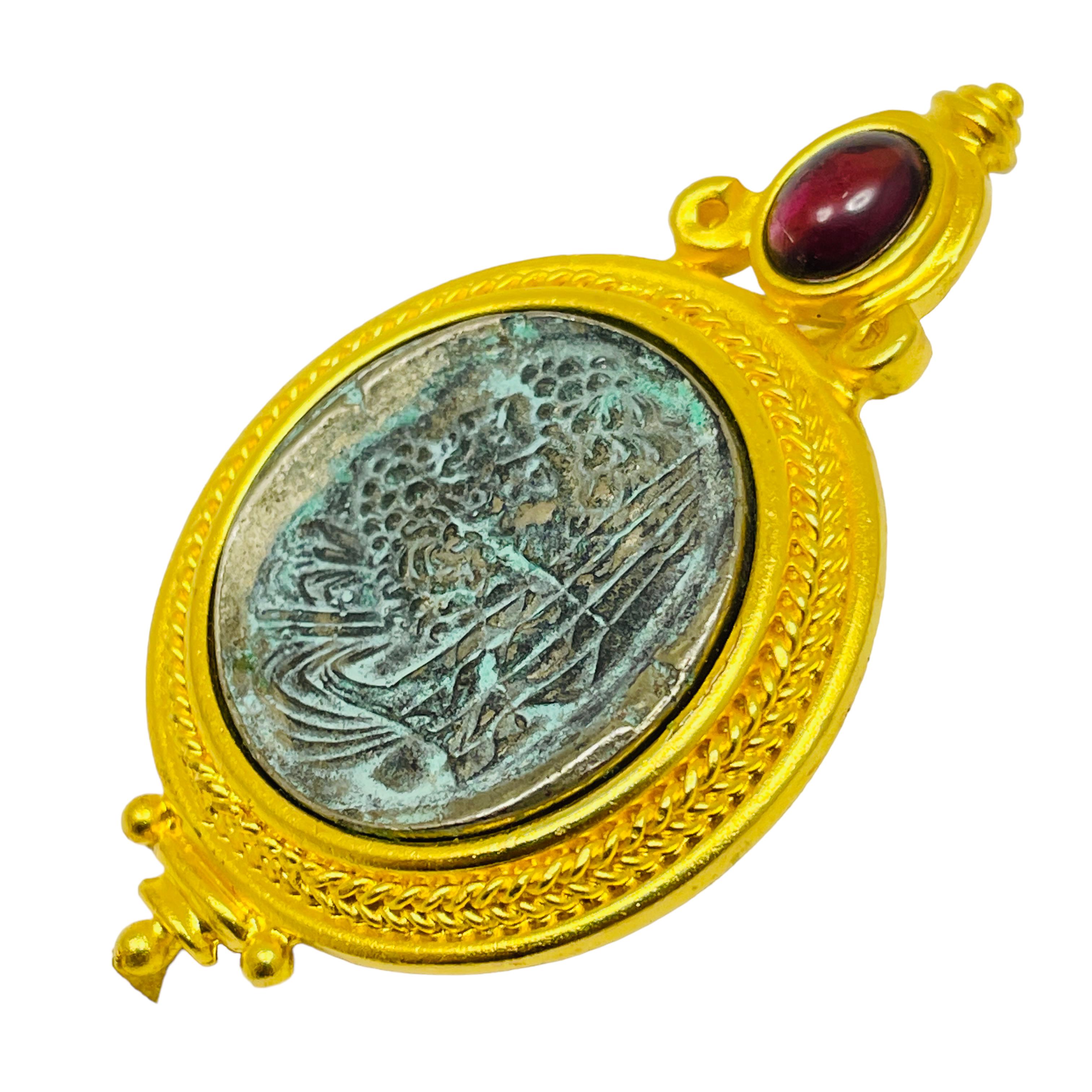 LINDA LEVINSON signiert Vintage Gold Ton antike Münze Designer Anhänger Halskette im Angebot 1