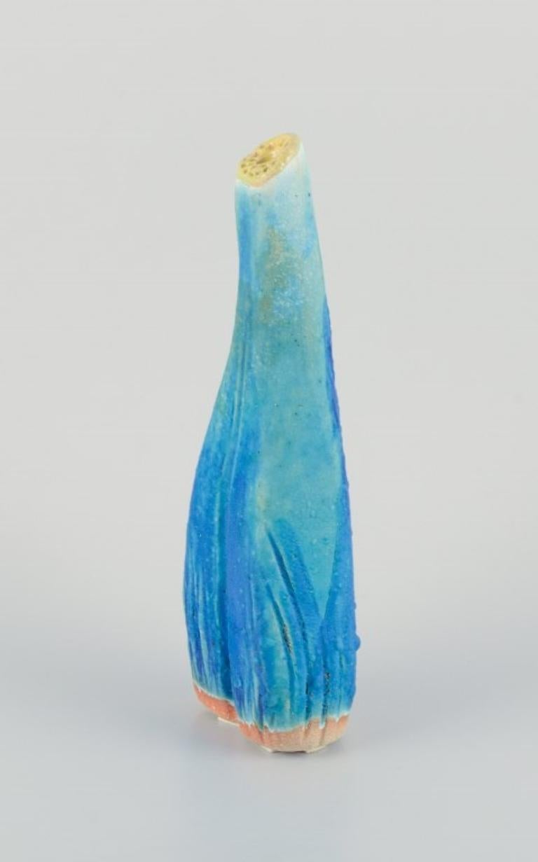 Linda Mathison, Swedish contemporary ceramic artist.
Unique ceramic sculpture in turquoise glaze.
Late 20th century.
In excellent condition.
Signed.
Dimensions: H 27.5 cm x D 8.0 cm.