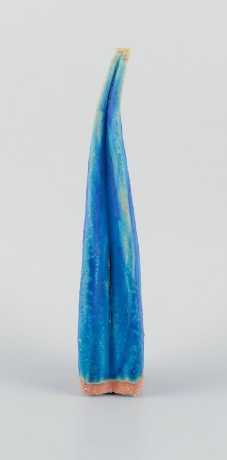 Linda Mathison, Swedish contemporary ceramic artist.
Unique ceramic sculpture with turquoise glaze.
Late 20th century.
Signed.
In excellent condition.
Dimensions: H 32.0 cm x D 6.5 cm.