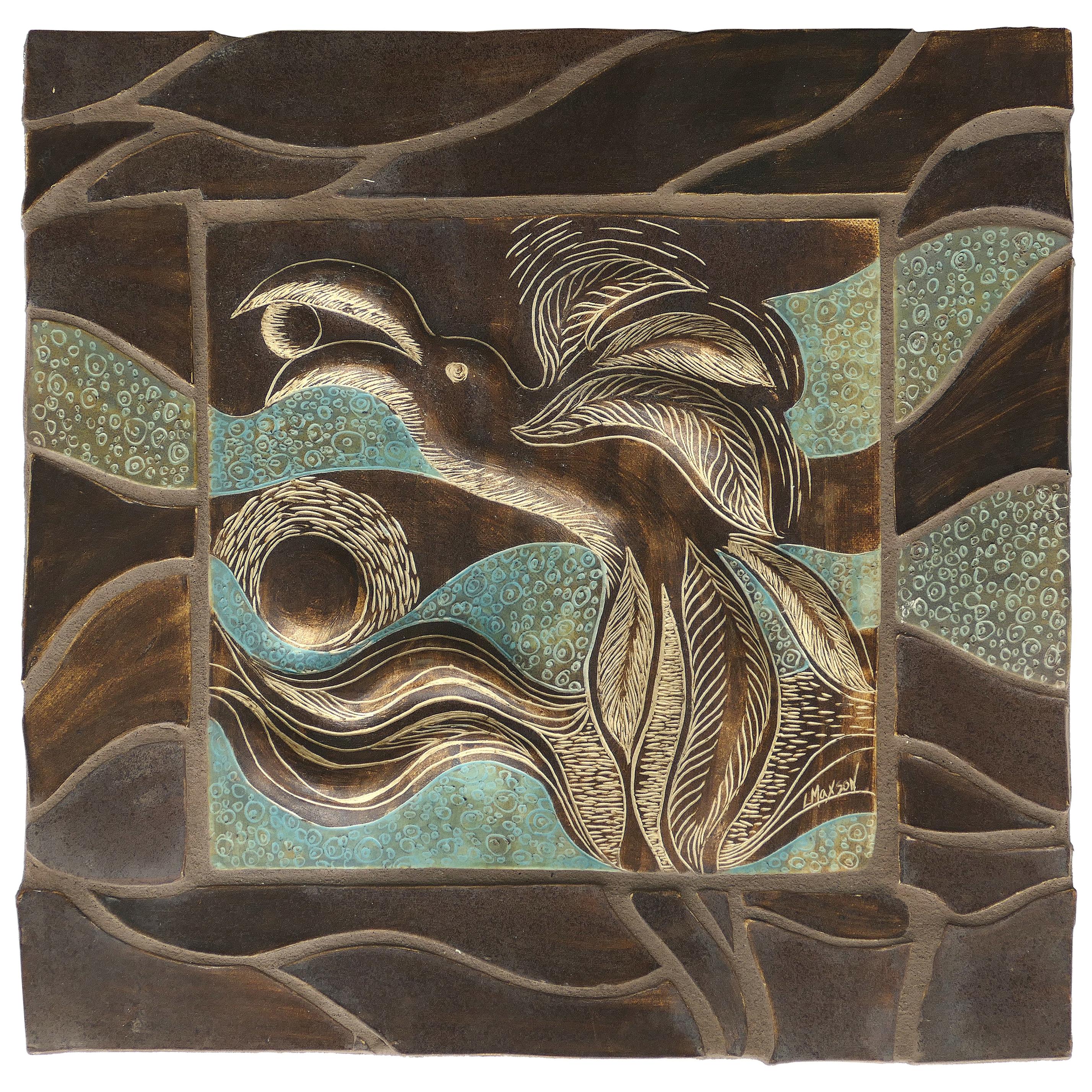 Plaque en céramique représentant un oiseau, Linda Maxson, artiste californienne