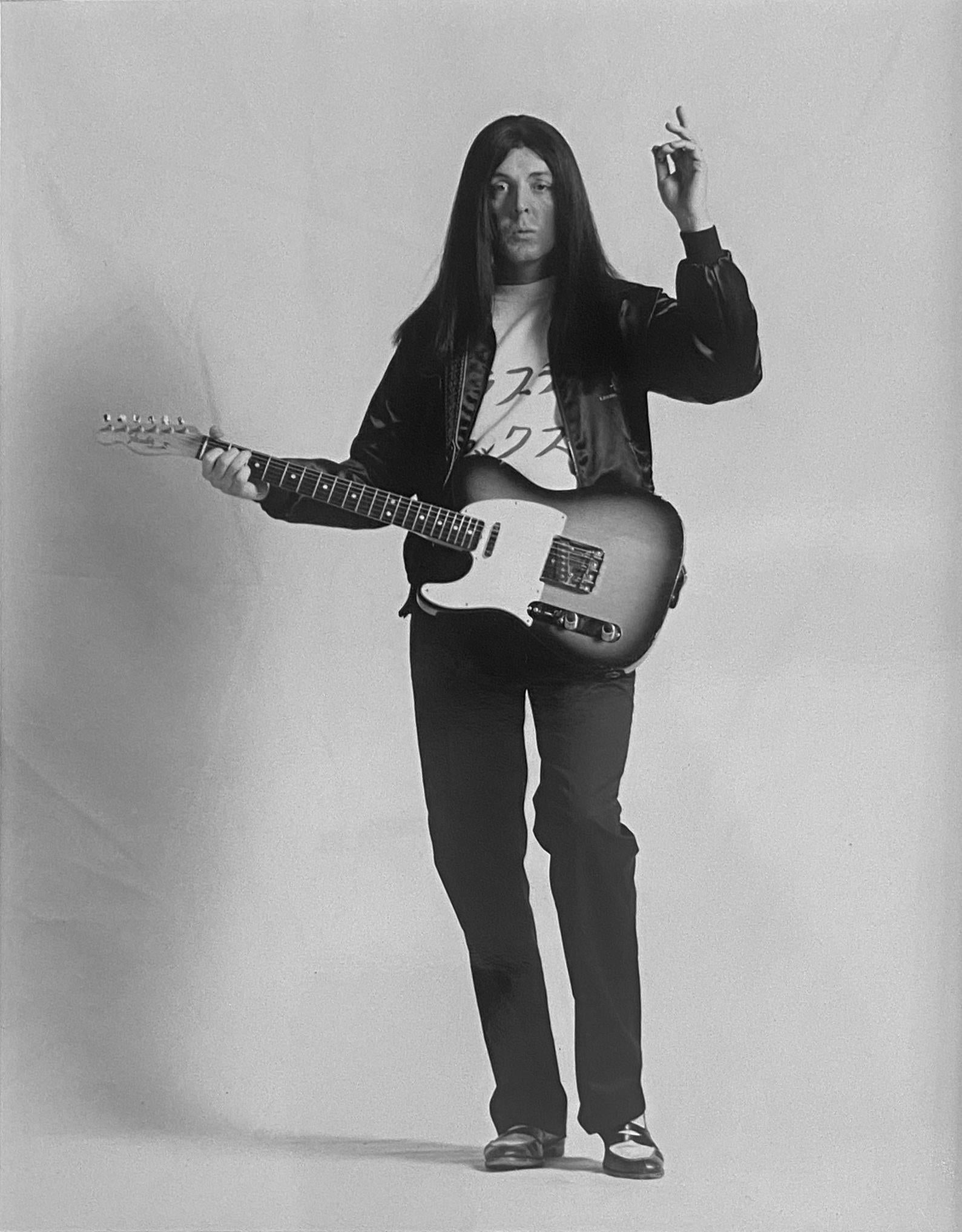 Linda McCartney Portrait Photograph - Paul McCartney Photoshoot - 1