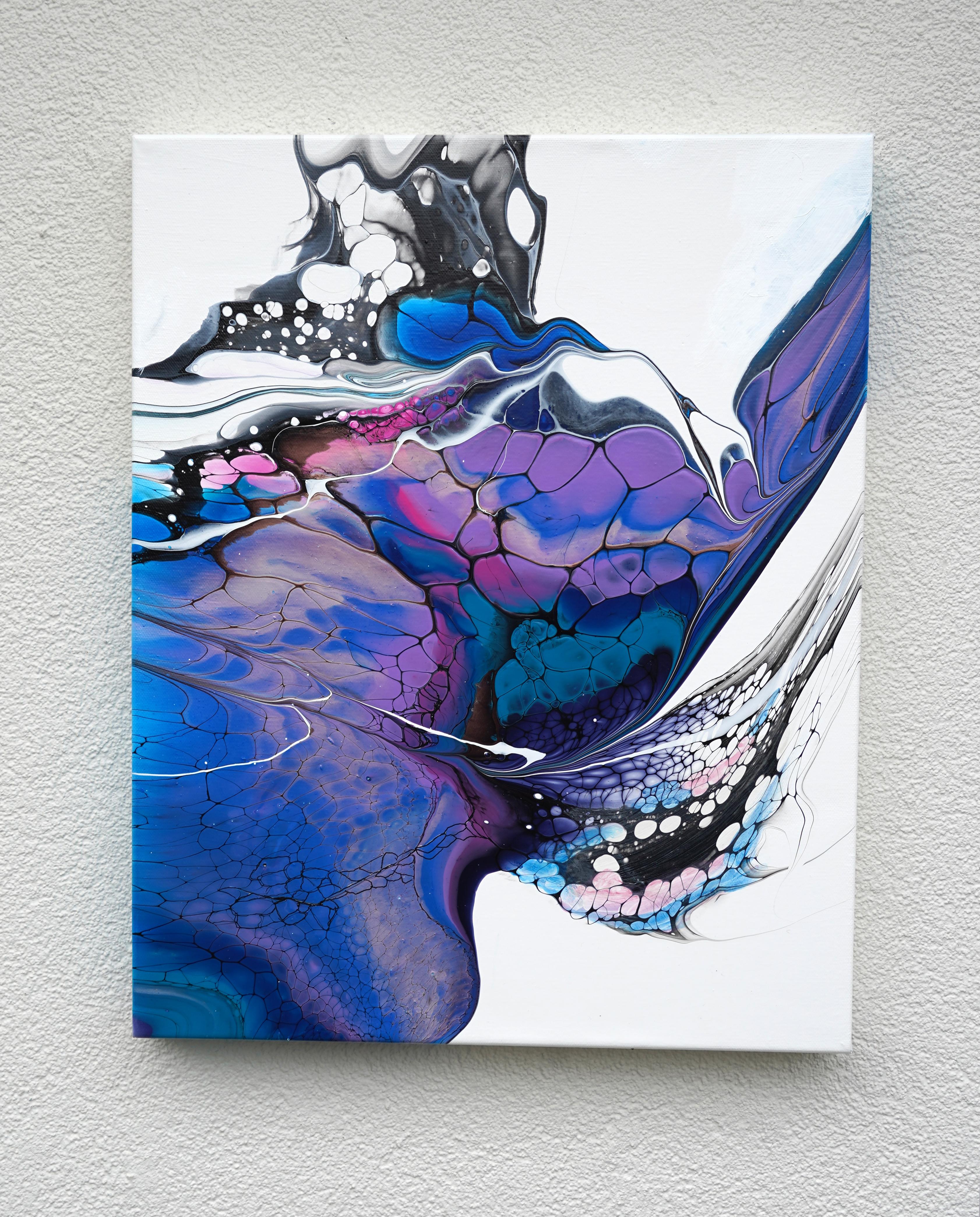 <p>Kommentare des Künstlers<br>Lavendel, Blau und Magenta verschmelzen zu einer faszinierenden Farbpalette. Die Zellen sind unterschiedlich groß und breiten sich spontan aus, so dass die Illusion einer Bewegung entsteht. Das Kunstwerk ist Teil der