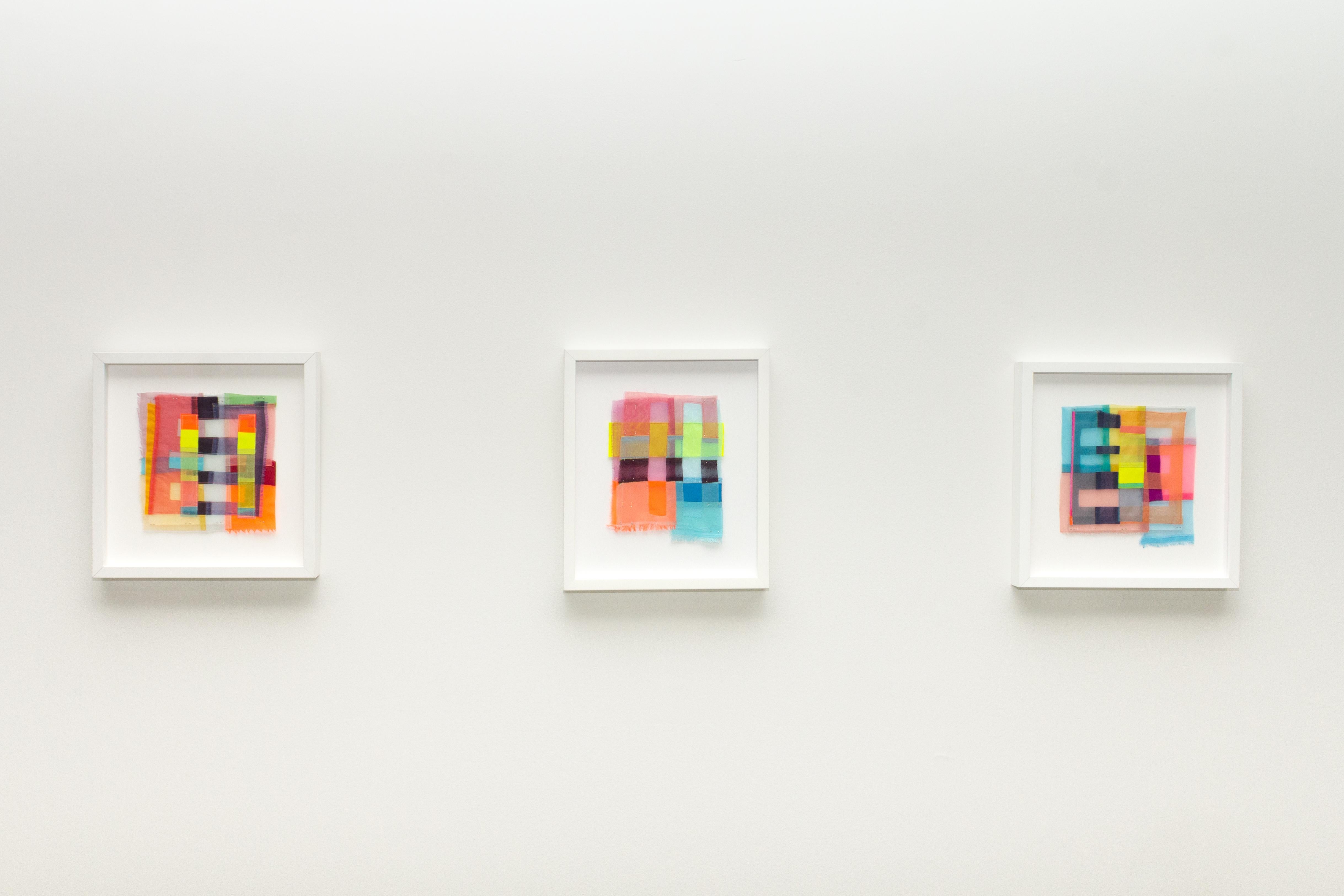 Ohne Titel (0389), 2022,  bunte, abstrakte Collage (Beige), Abstract Sculpture, von Linda Schmidt