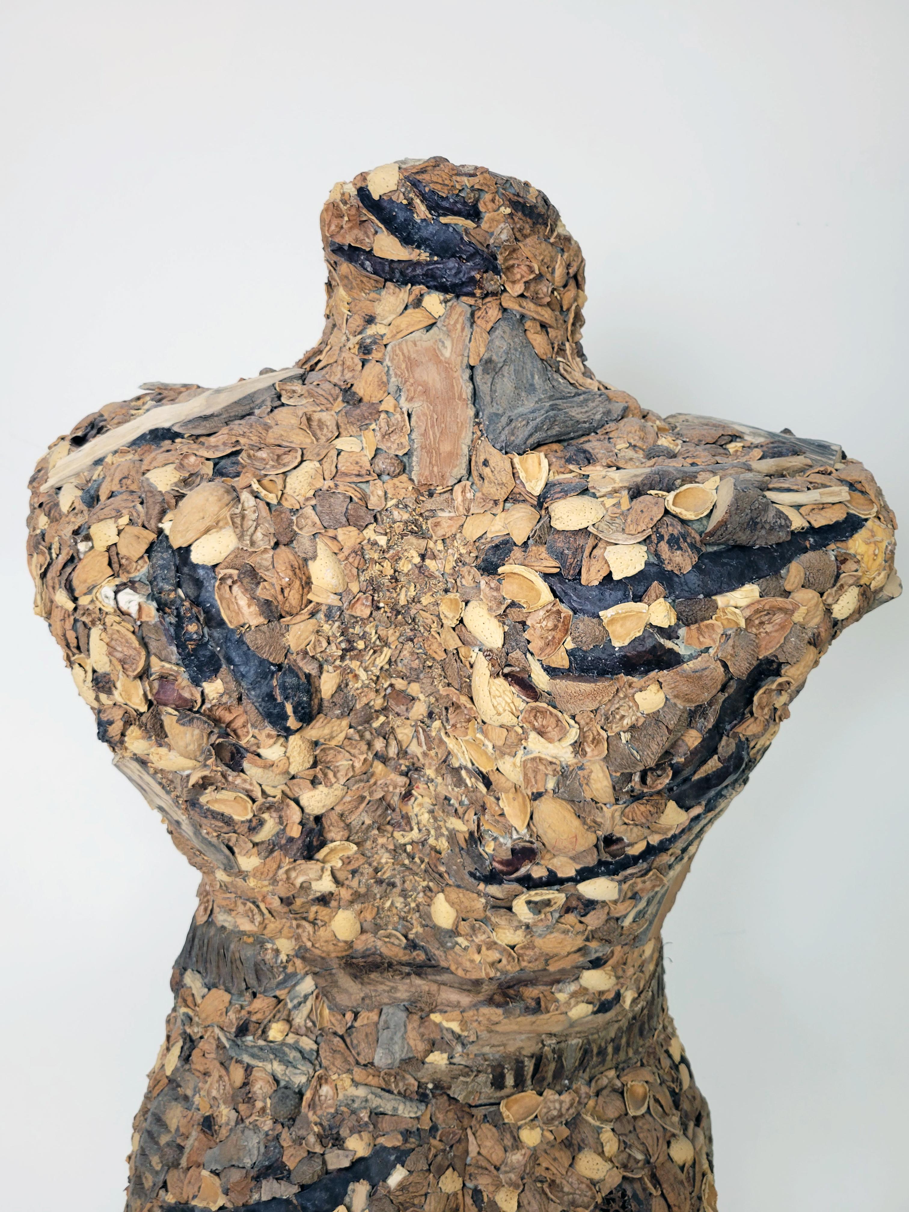 Linda Stein, Tapa dura 775- Escultura contemporánea de cáscara de nuez marrón de técnica mixta en venta 5