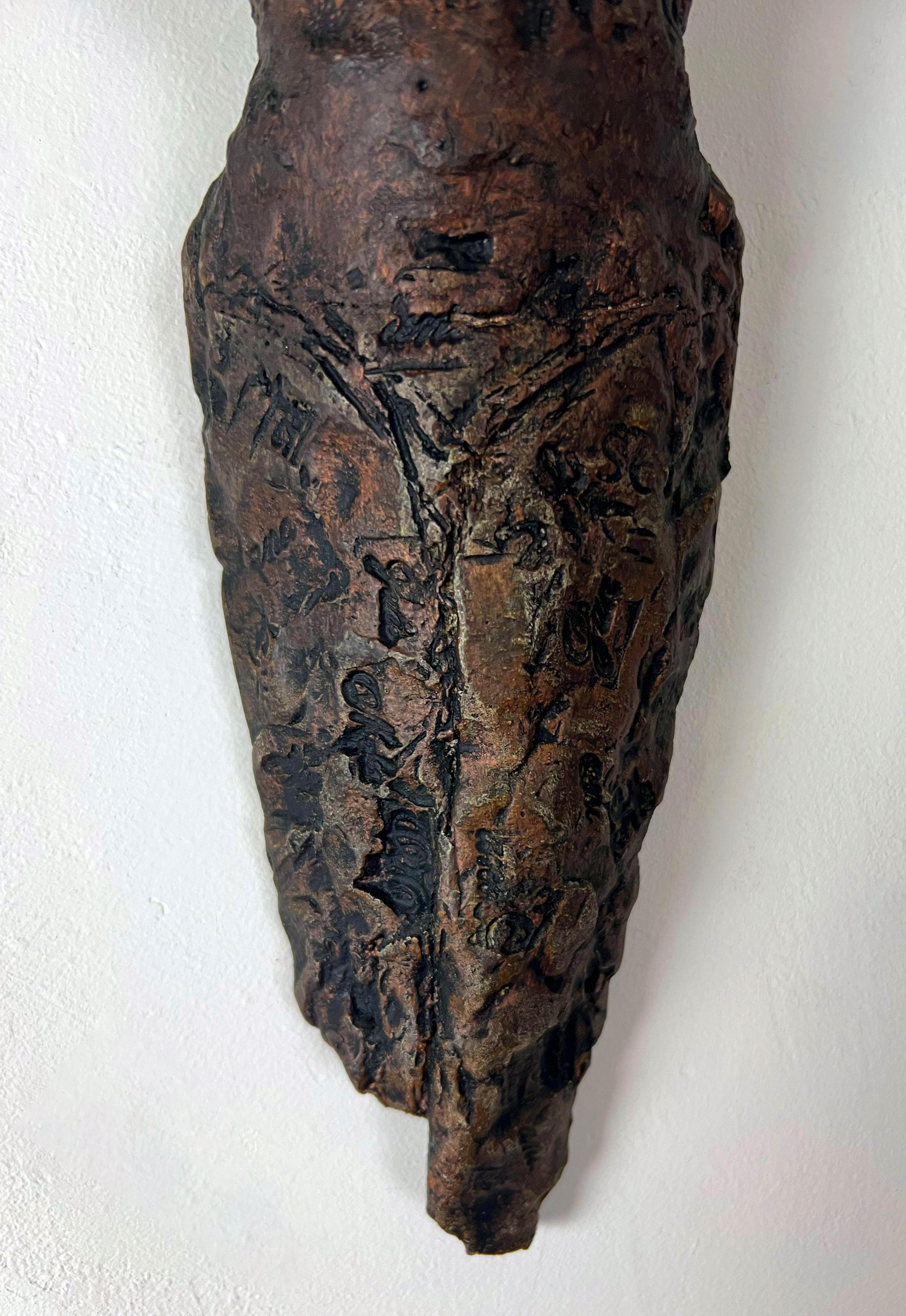 Amerikanische zeitgenössische keramische Skulptur - Linda Stein, Forest Knight 611 im Angebot 4