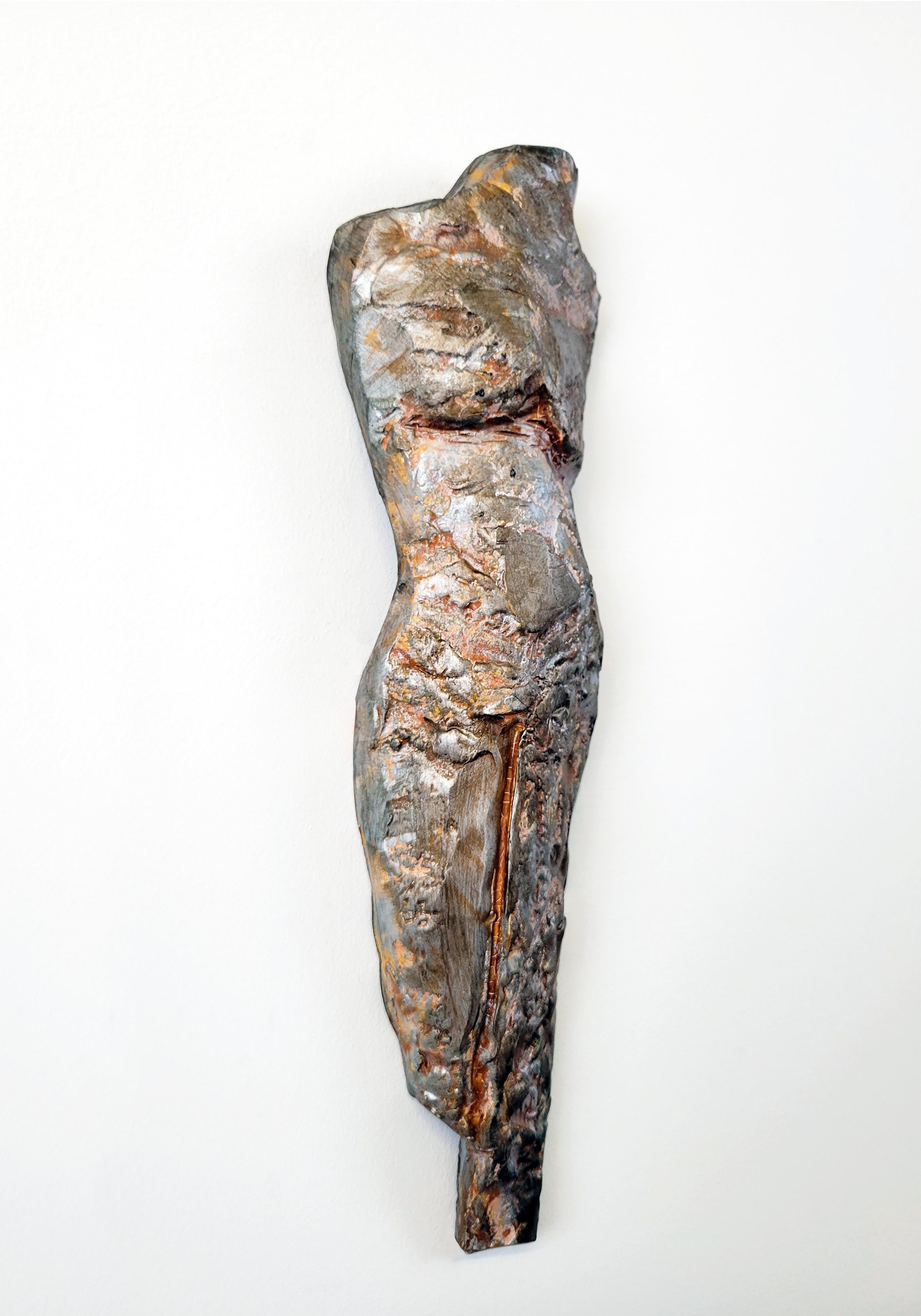 Amerikanische Contemporary Ceramic Sculpture - Linda Stein, Questioning Knight 237 im Angebot 1