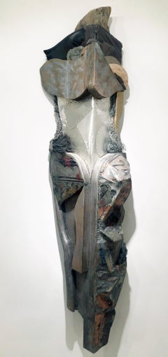 Sculpture contemporaine américaine en techniques mixtes de Linda Stein - Quiet Strength 472