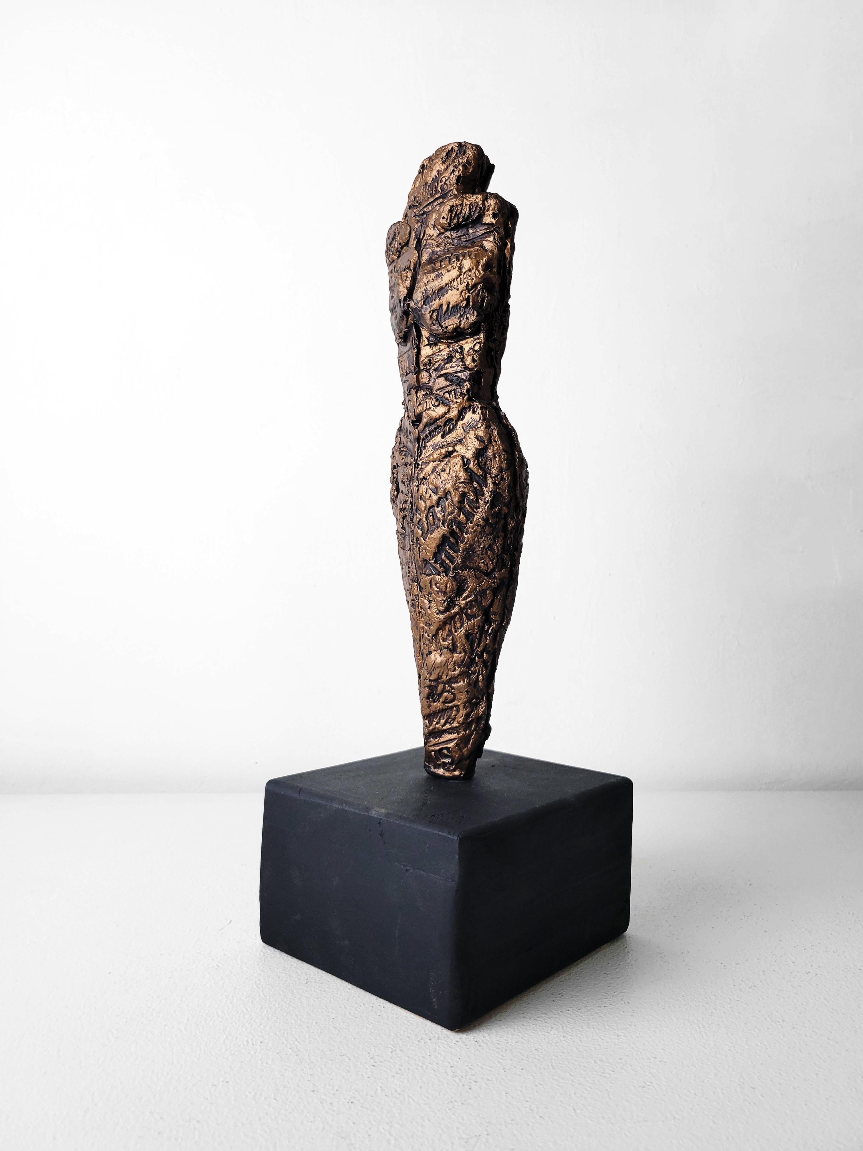 Linda Stein, Dark Knight 692 - Contemporary Mixed Media Resin Metallic Sculpture For Sale 3