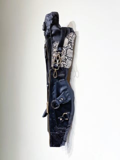 Linda Stein, Twilight Protector 1226, sculpture contemporaine en cuir mixte