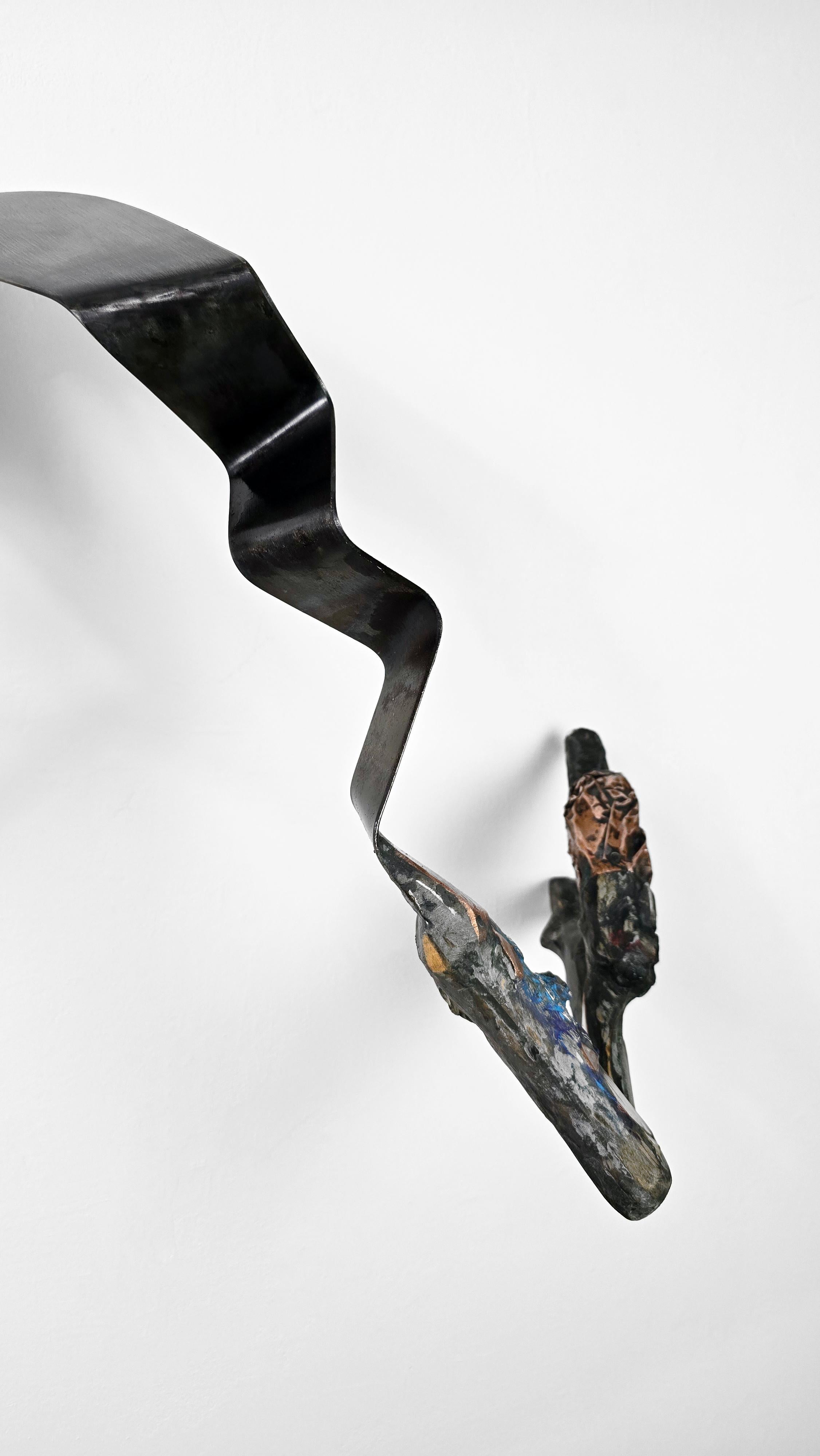B 292 - Mixed Media Metall Wood Stone Contemporary Art Museum Wandskulptur (Braun), Abstract Sculpture, von Linda Stein