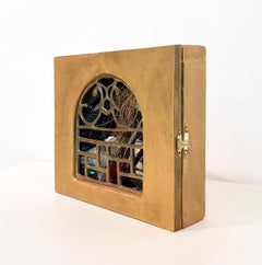 Case Gold 884 - Cabinet of Curiosities, Wunderkammer, Contemporary Art Sculpture