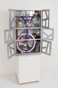 Meuble de rangement avec bicyclette 890 - Cabinet de curiosités, sculpture d'art Wunderkammer