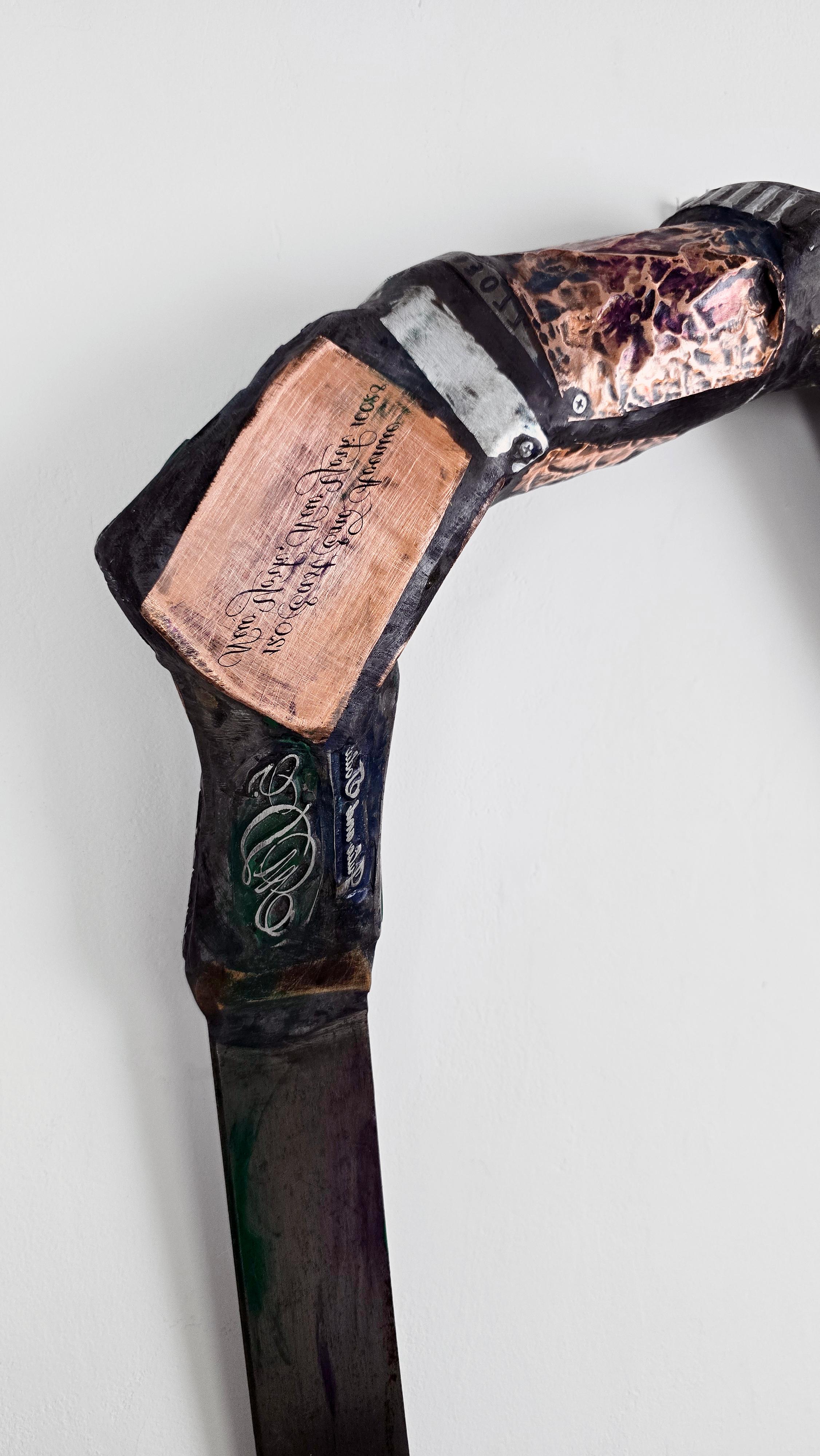 Linda Stein, Female Flexible Propeller 273 - Mixed Media Metal Stone Contemporary Wall Sculpture

Dans les années 1990, Linda Stein a commencé à travailler sur une série intitulée Blades, des œuvres sculpturales qui incorporaient des lames de
