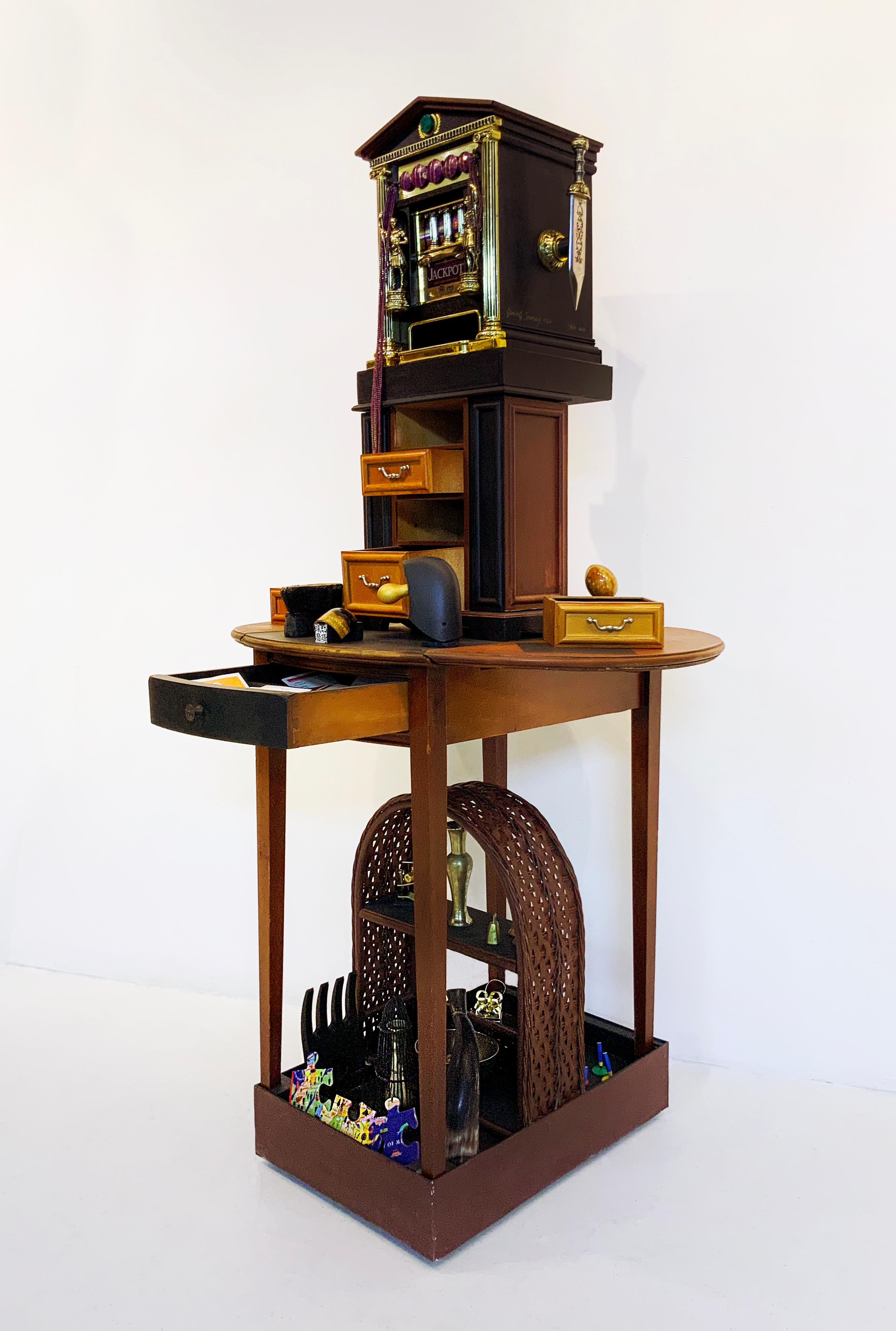 Gaming Journey 1060 - Cabinet of Curiosities - Sculpture contemporaine Wunderkammer en vente 1