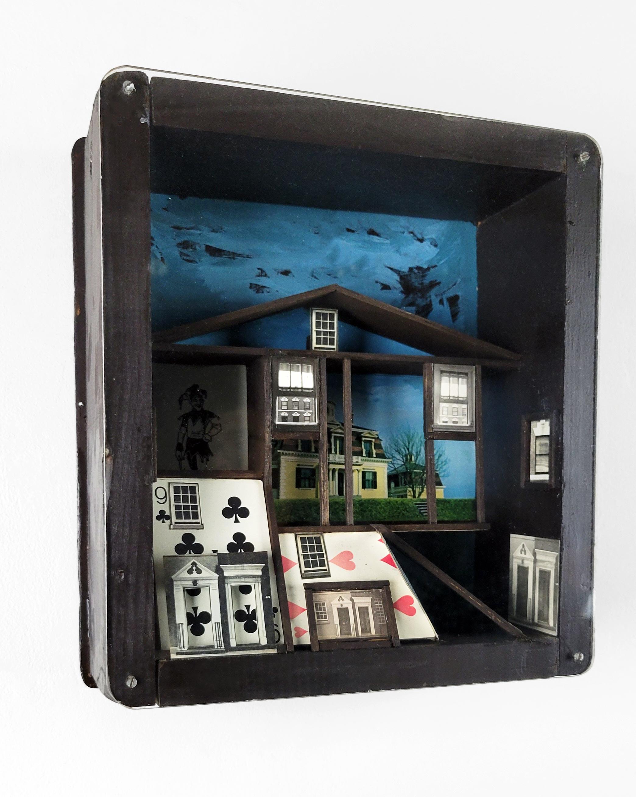 Linda Stein, Kartenhaus 004 - Collage mit gemischten Medien Zeitgenössische Wandskulptur im Angebot 1