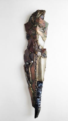 Linda Stein, Knight Emerged 583 - Sculpture murale en bronze d'art contemporain, édition