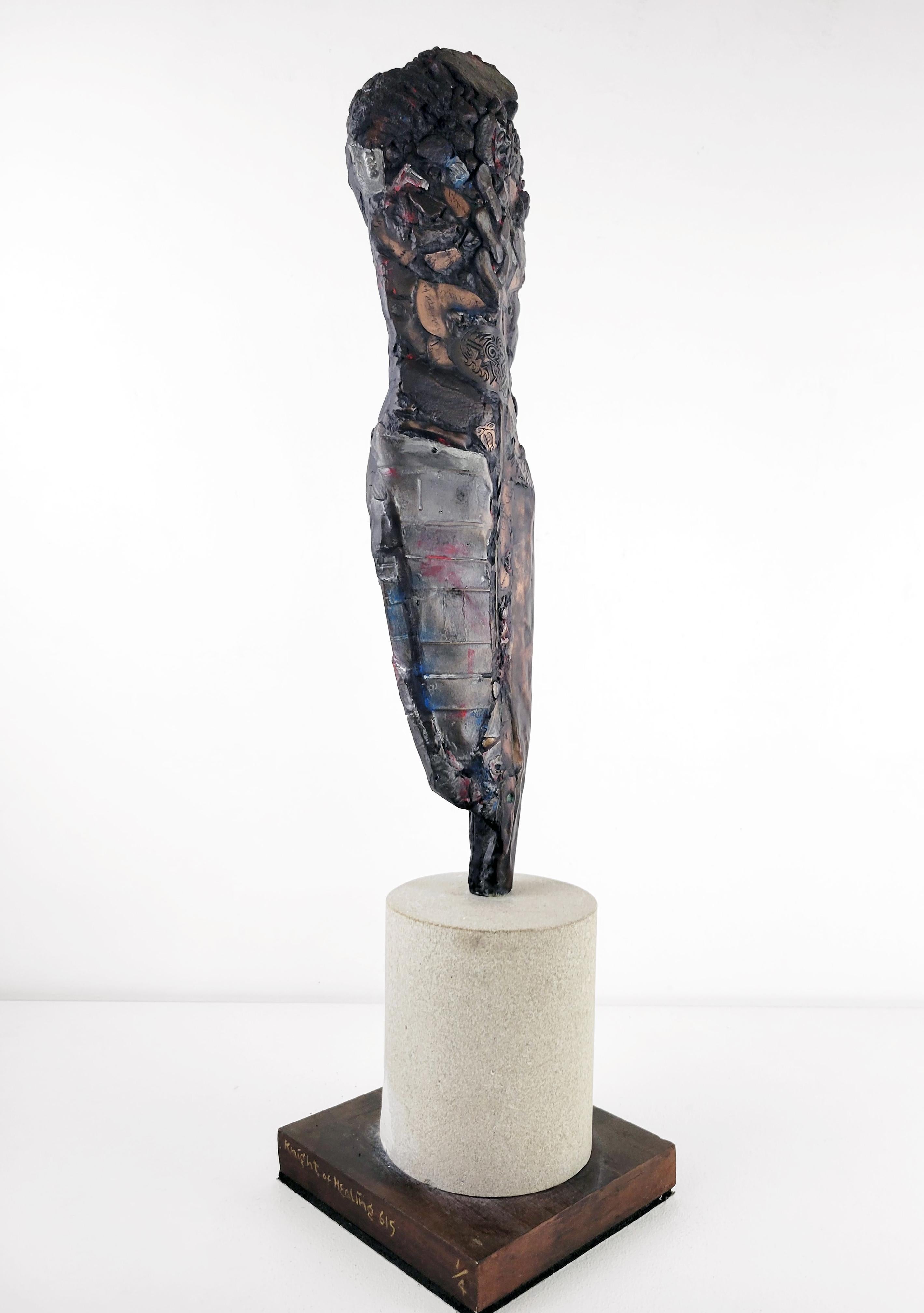 Linda Stein, Cavaliere della Guarigione 615 - Scultura in bronzo d'arte contemporanea Edizione in vendita 3