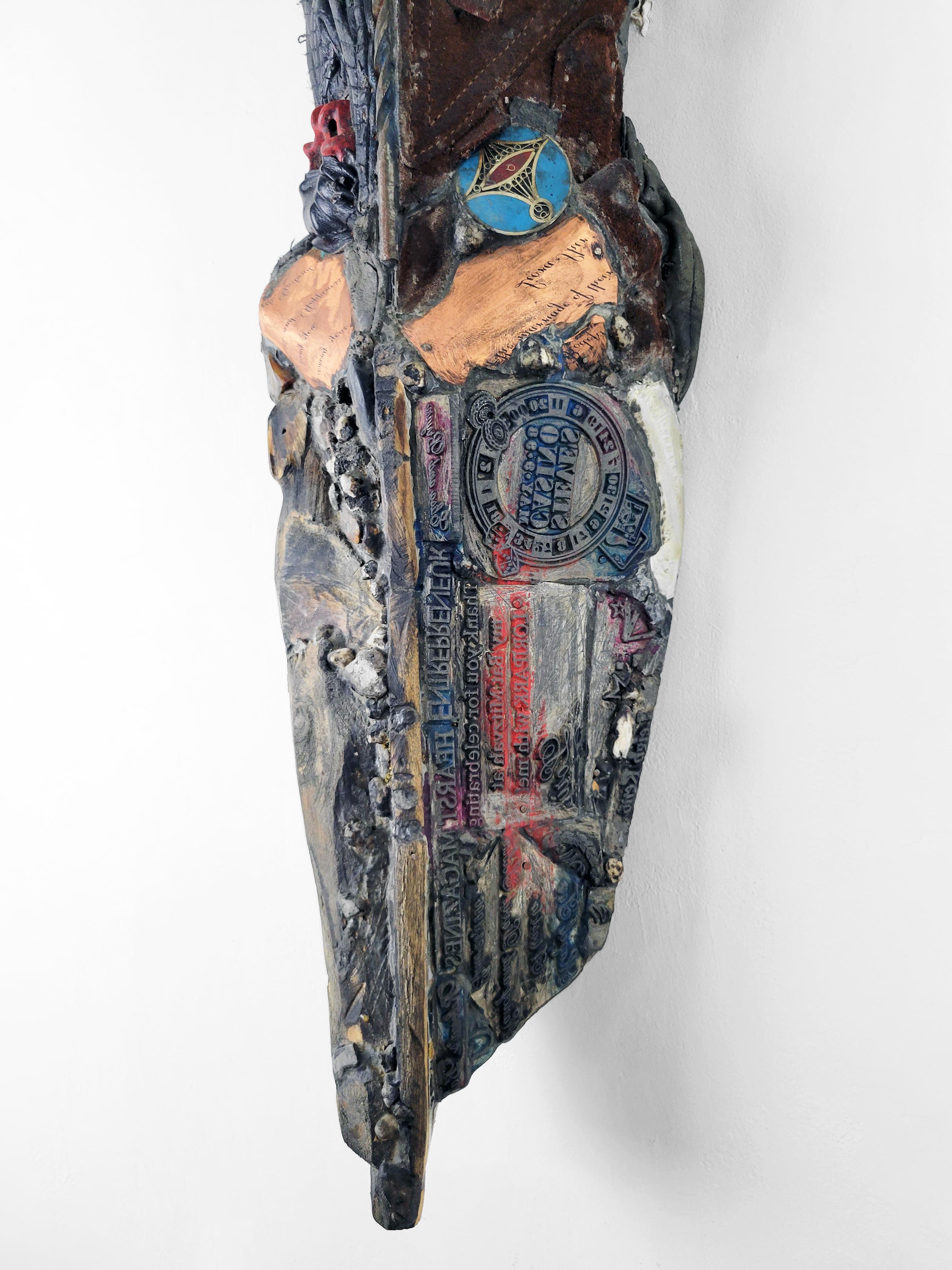 Linda Stein, Chevalier de la serrure 554, sculpture contemporaine en métal mélangé en vente 3