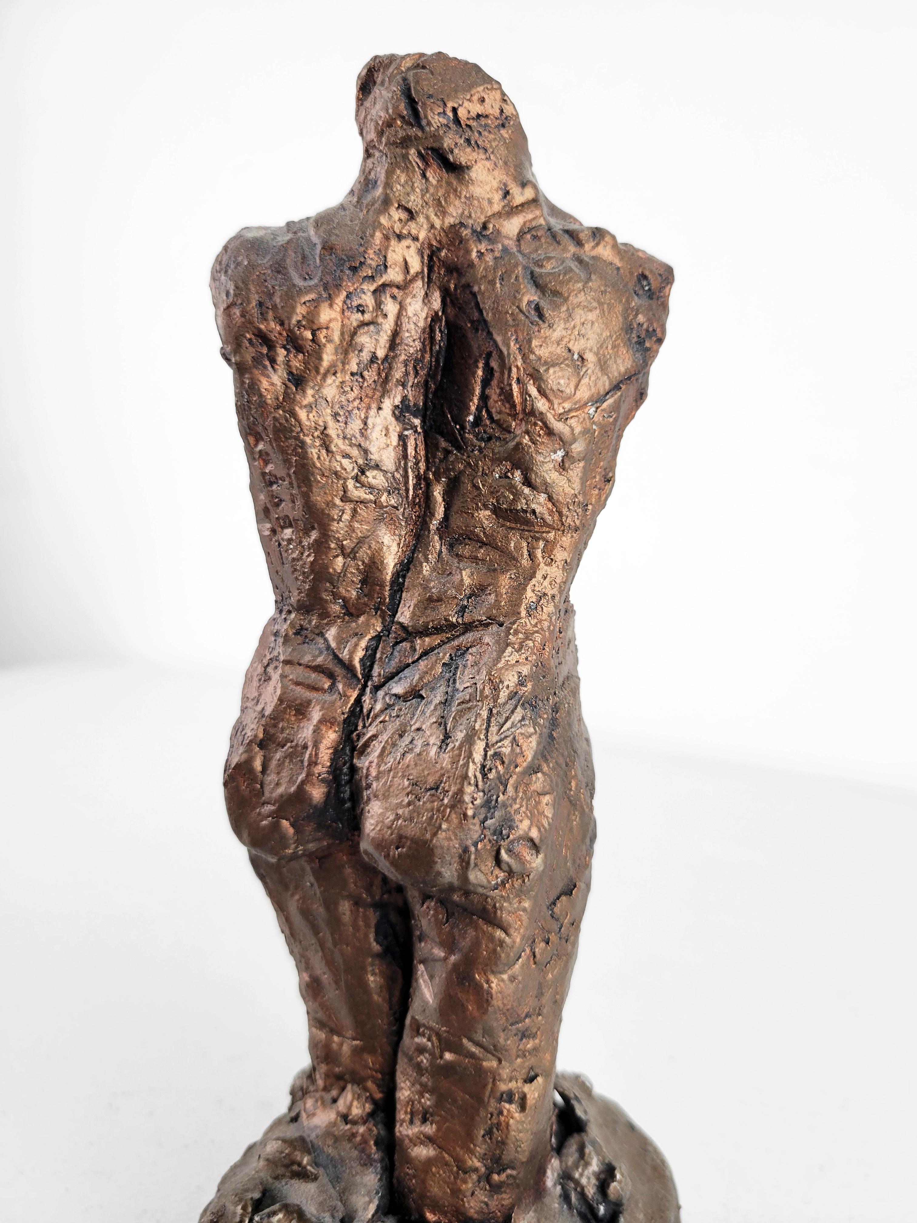Linda Stein, Ritter des Berges 657 – zeitgenössische Metallic-Keramik-Skulptur im Angebot 6
