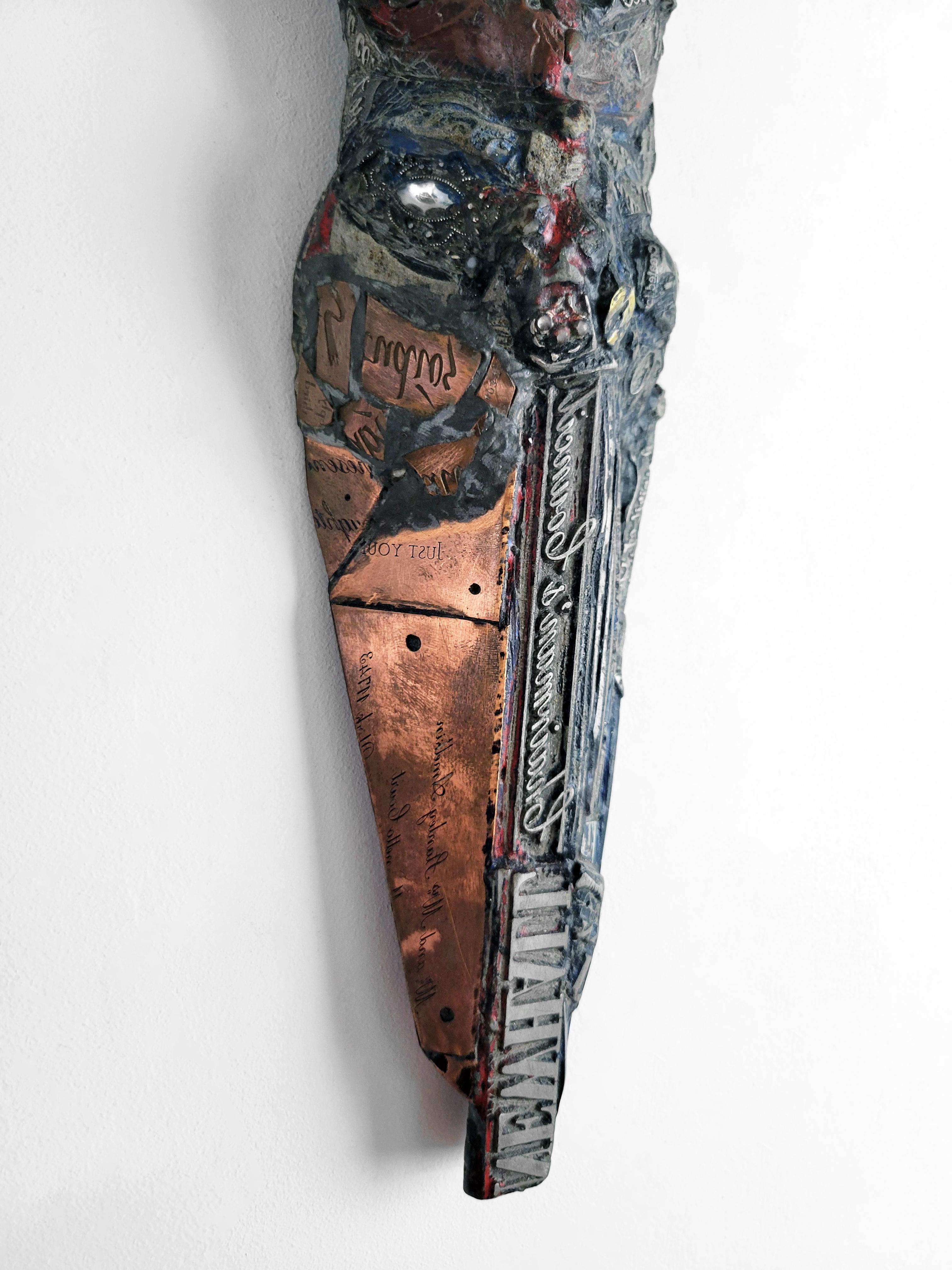 Linda Stein, Knight Spirit 555, sculpture contemporaine en pierre et métal mélangé en vente 3