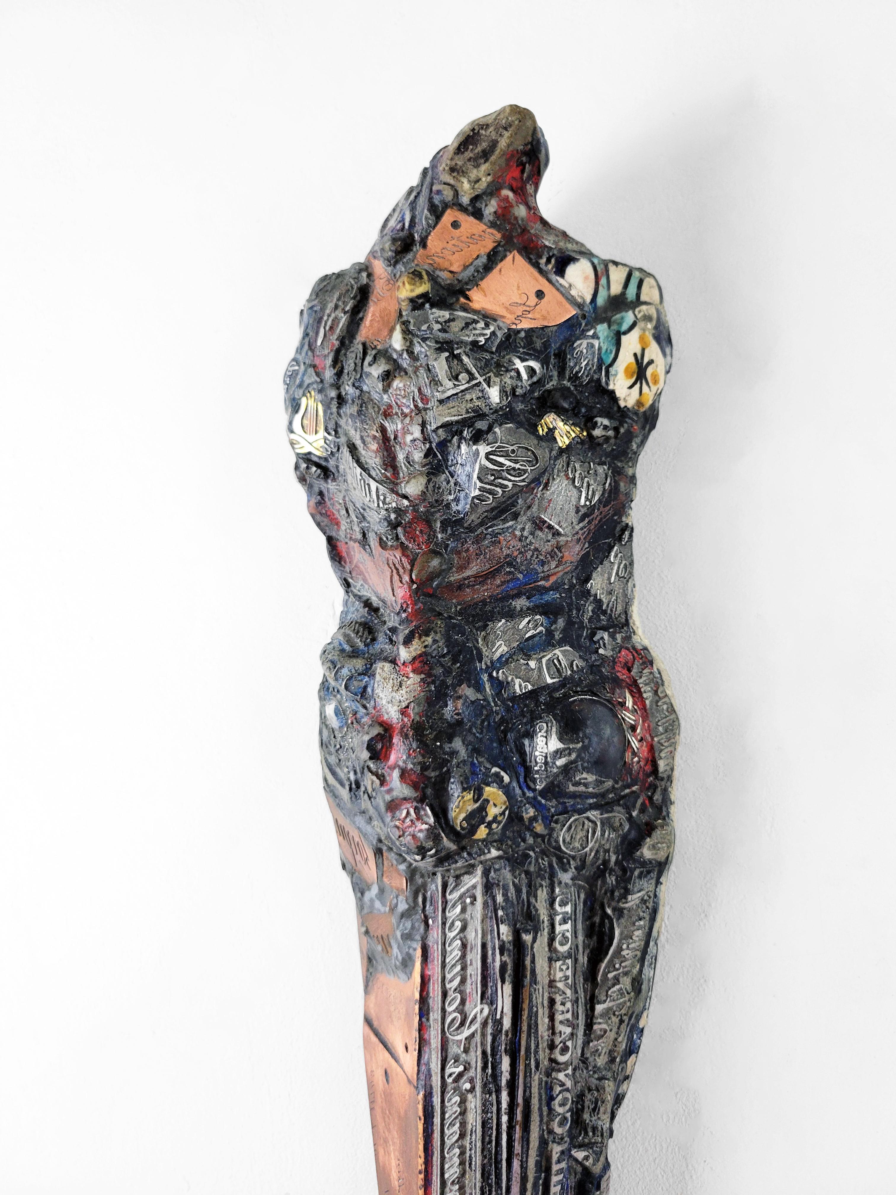 Linda Stein, Knight Spirit 555 – zeitgenössische Mixed Media-Skulptur aus Metallstein im Angebot 4