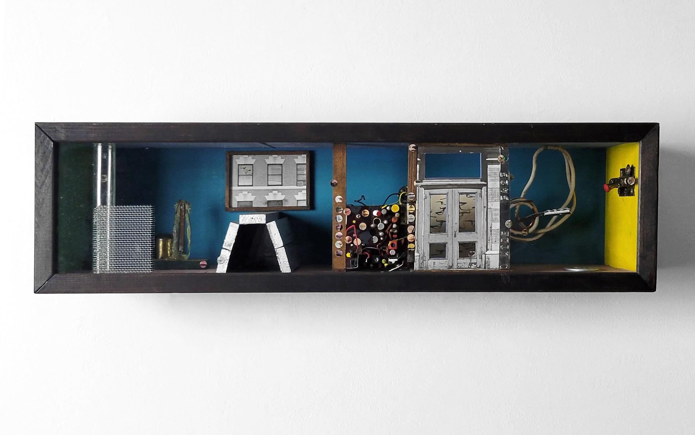Linda Stein, Lower Manhattan 007 Zeitgenössische Collage-Wandskulptur mit gemischten Medien im Angebot 1