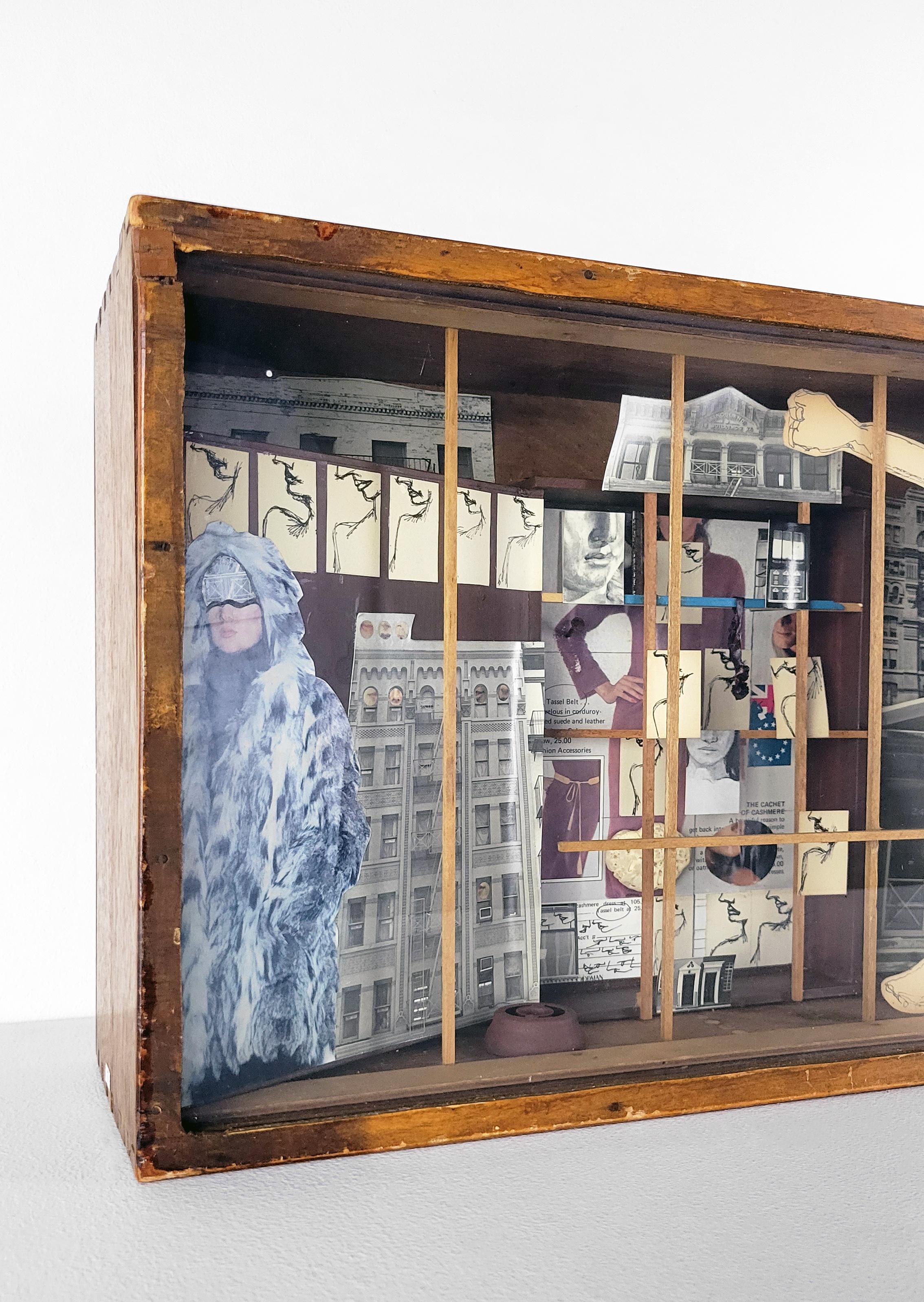 Linda Stein, Manhattan Outreach 005 - Zeitgenössische Wandskulptur mit gemischten Medien im Angebot 4