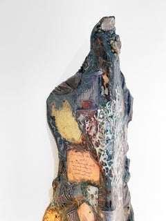 Linda Stein, Protection 469 - Sculpture murale contemporaine en métal mélangé