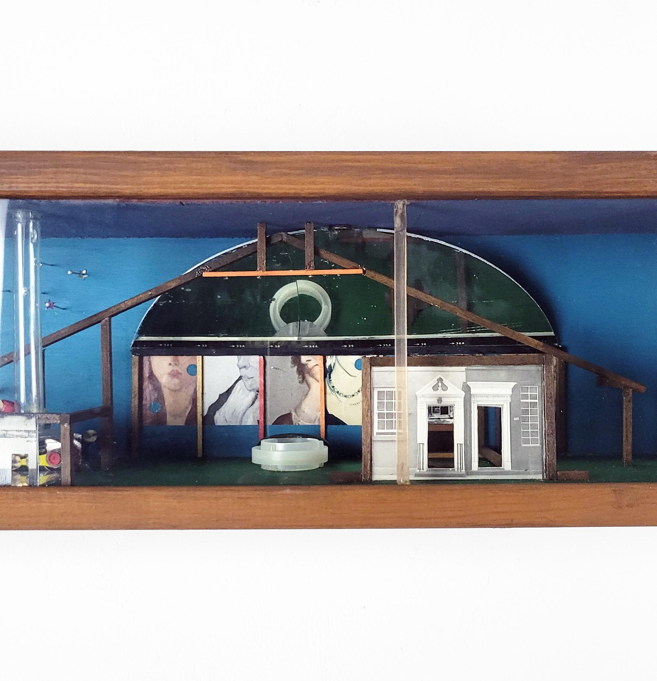 Linda Stein, Starting from Canal Street 008 - Collage-Wandskulptur mit gemischten Medien im Angebot 7