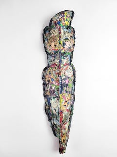 Linda Stein, Strength 596 - Sculpture contemporaine de femme merveilleuse en techniques mixtes
