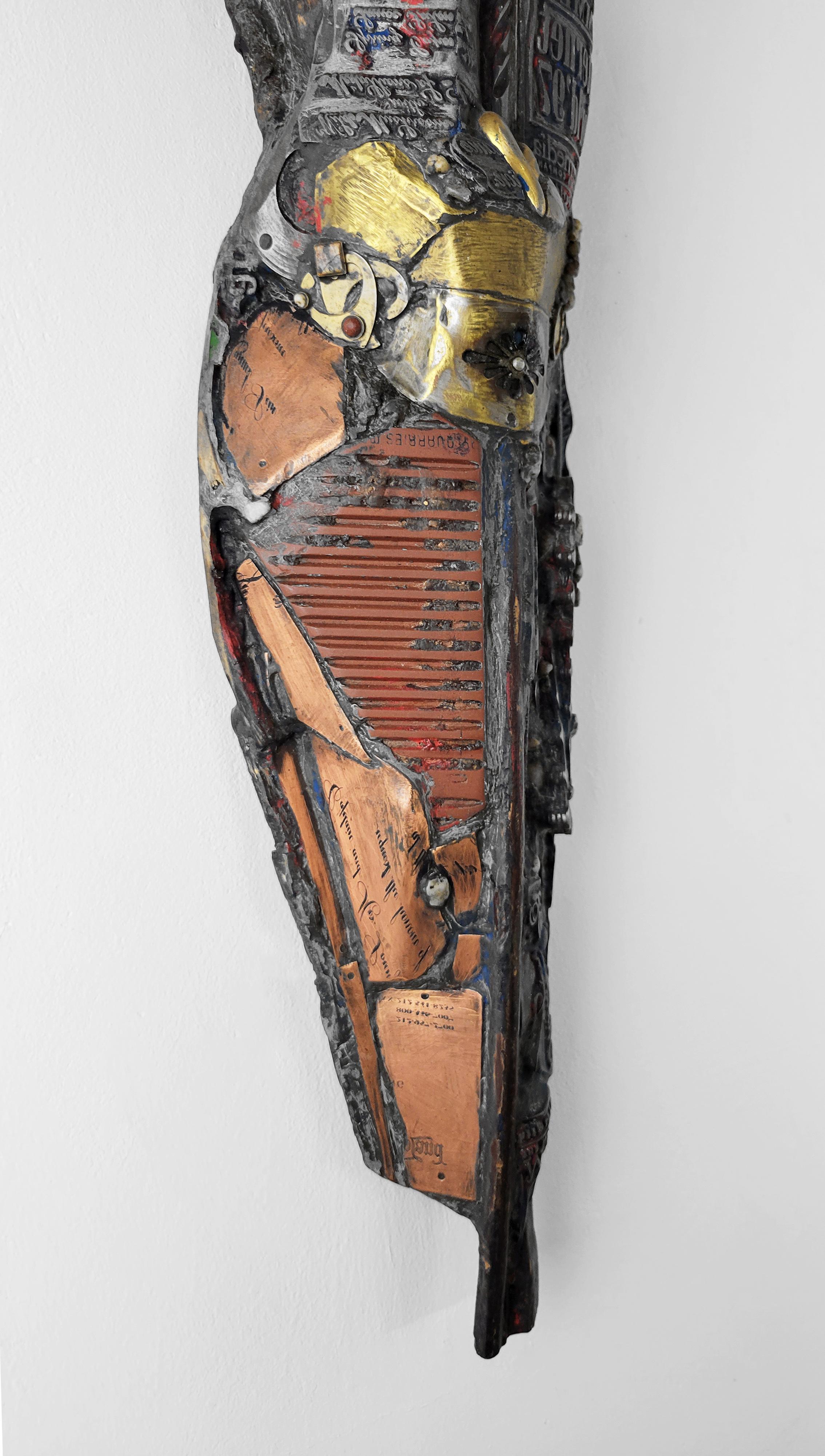 Linda Stein, Summer Knight 541 - Escultura contemporánea de pared en metal y técnica mixta 7