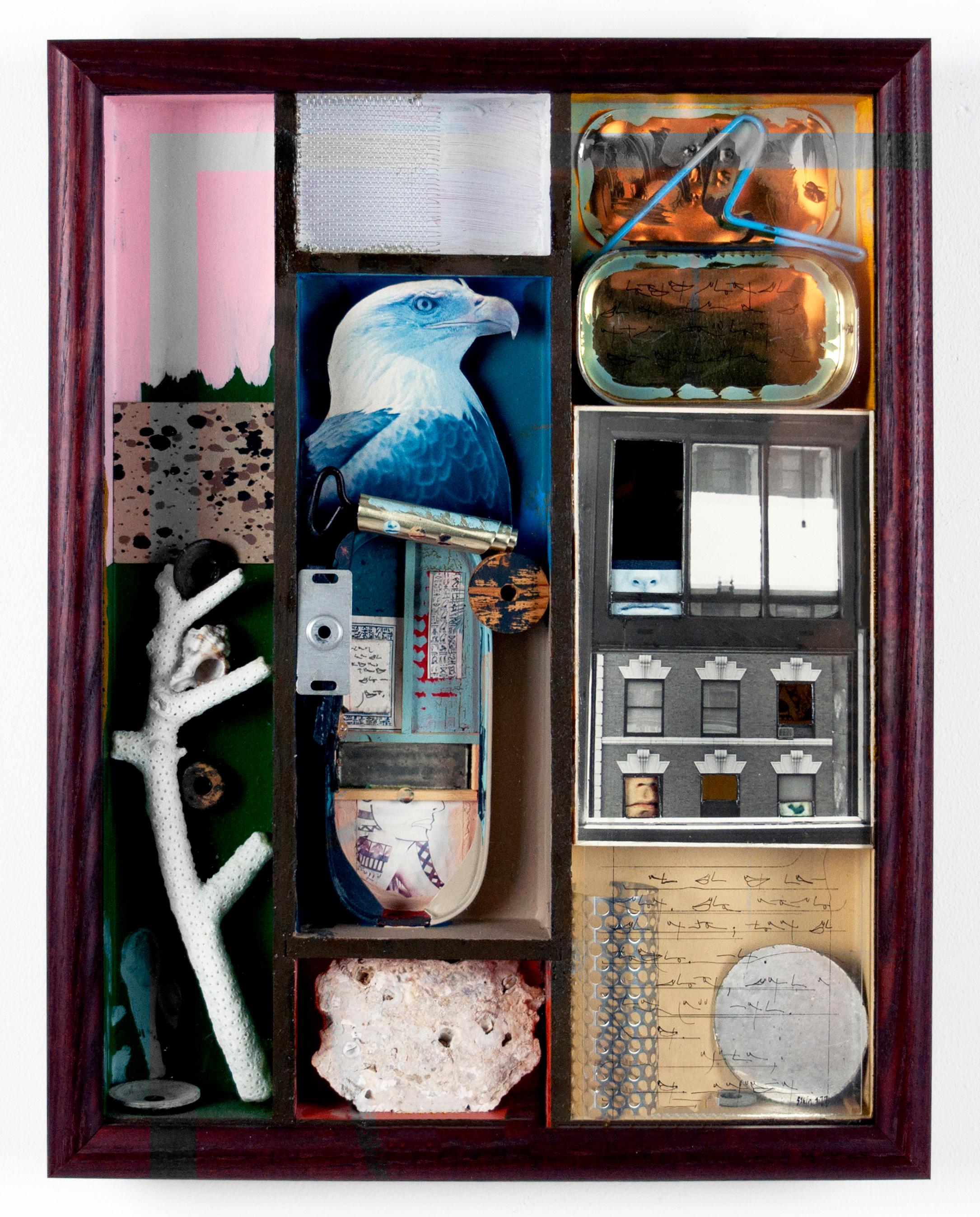 Linda Stein, The Eagle 002 - Collage mit gemischten Medien Zeitgenössische Wandskulptur