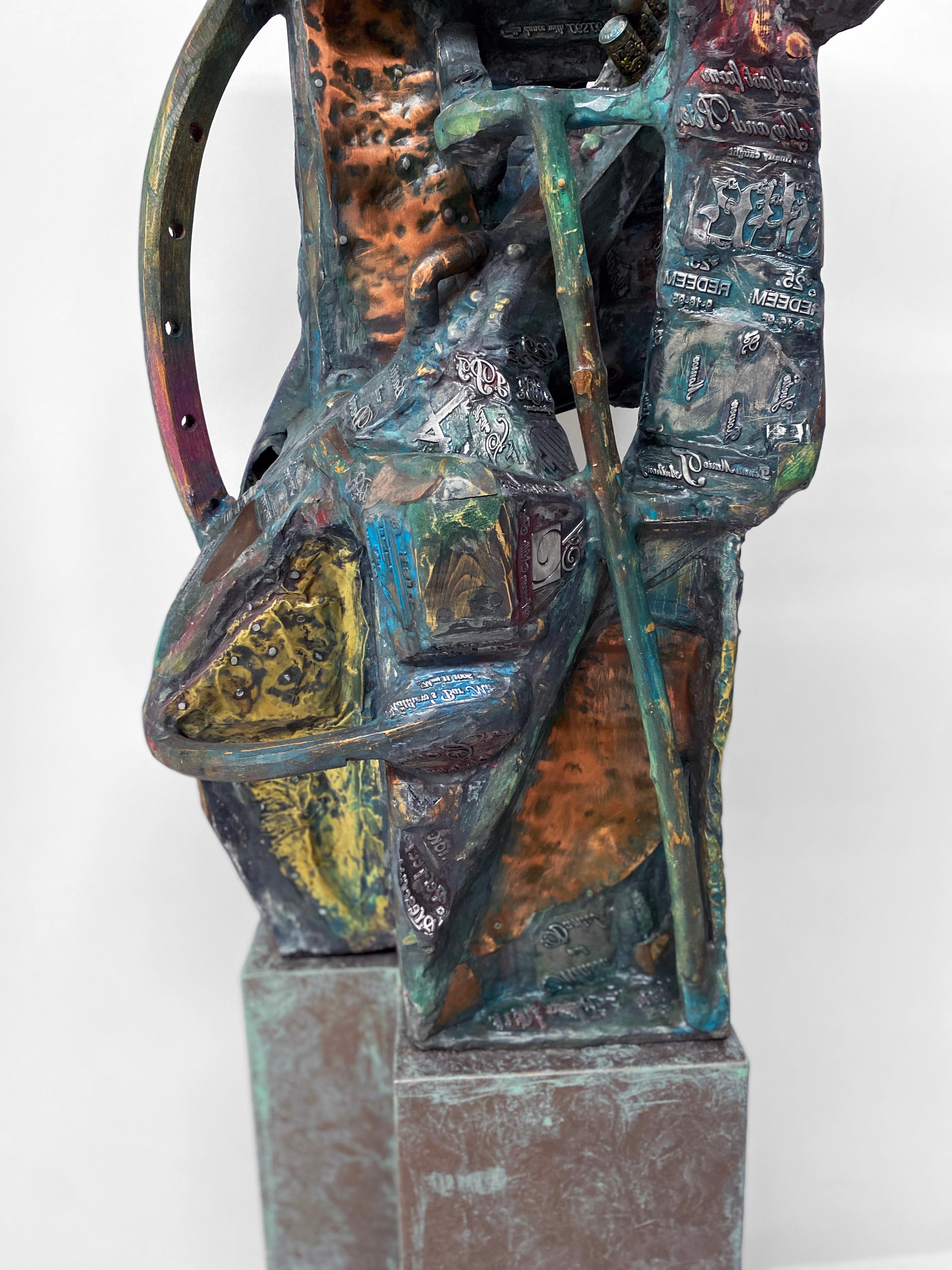 Técnica mixta Metal Art Escultura contemporánea de madera y piedra - Dos mujeres de pie 322 - Sculpture Contemporáneo de Linda Stein