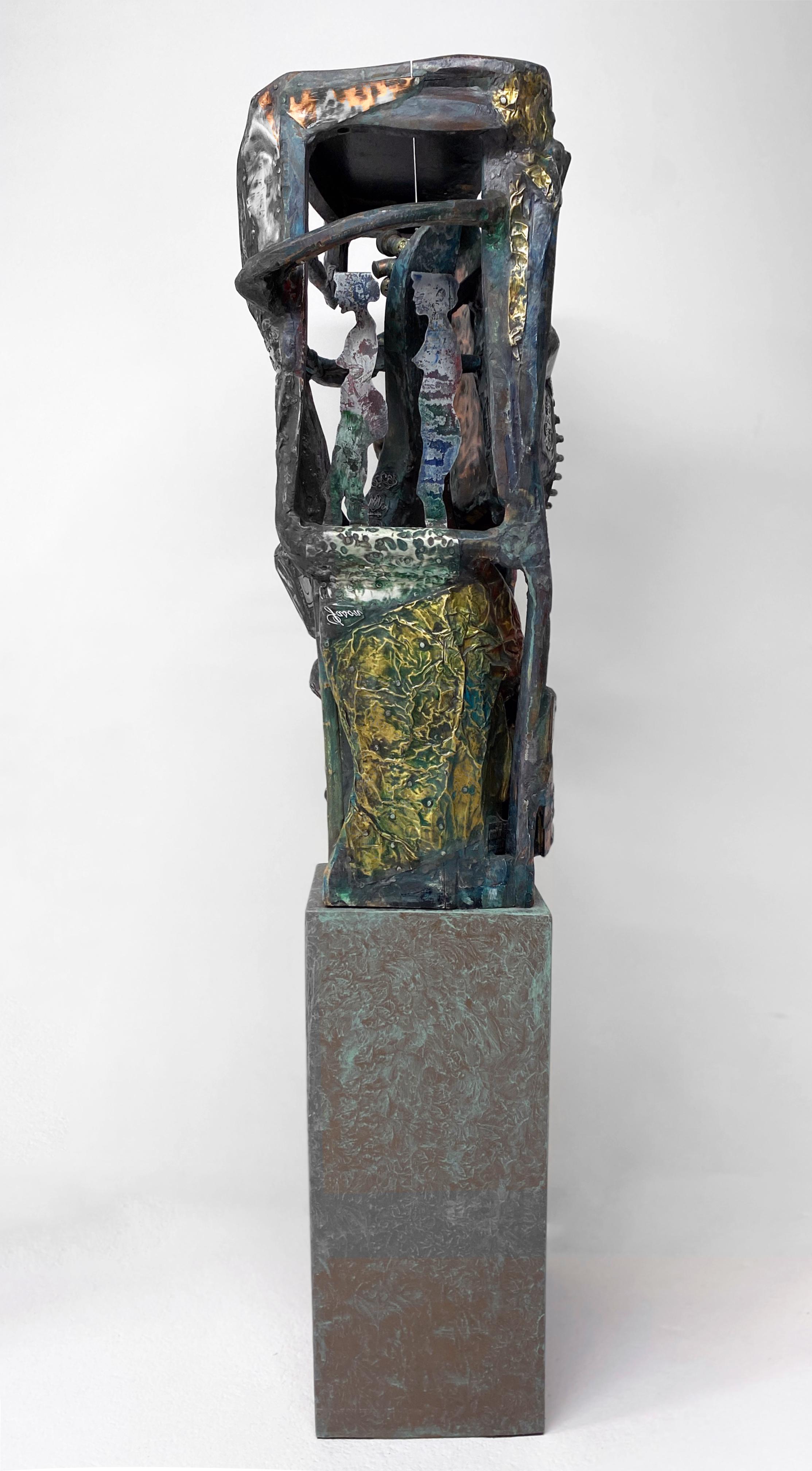 Linda Stein, Dos mujeres de pie 322 - Técnica mixta Metal Wood Stone Escultura de arte contemporáneo 

En la década de 1990, Linda Stein empezó a trabajar en una serie llamada Blades, obras escultóricas que incorporaban hojas de machete. Embotó a