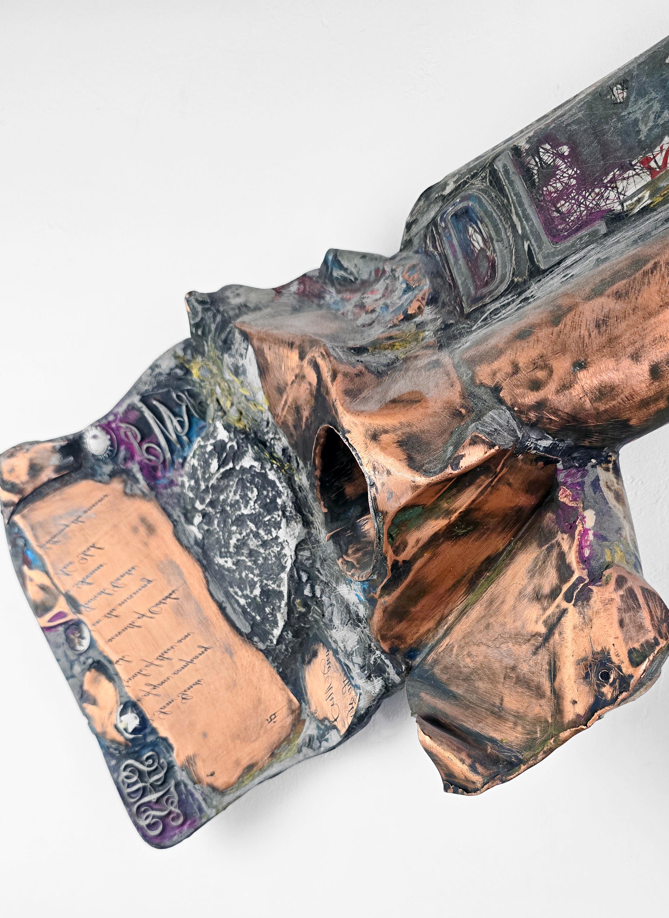 New York Tunnel 286 - Mixed Media Metal Wood Stone Sculpture murale contemporaine en vente 1