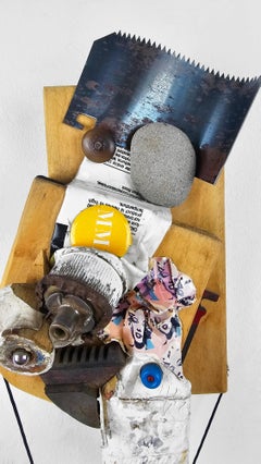 Conversazione telefonica 136 - Scultura da parete d'arte contemporanea assemblata con tecnica mista