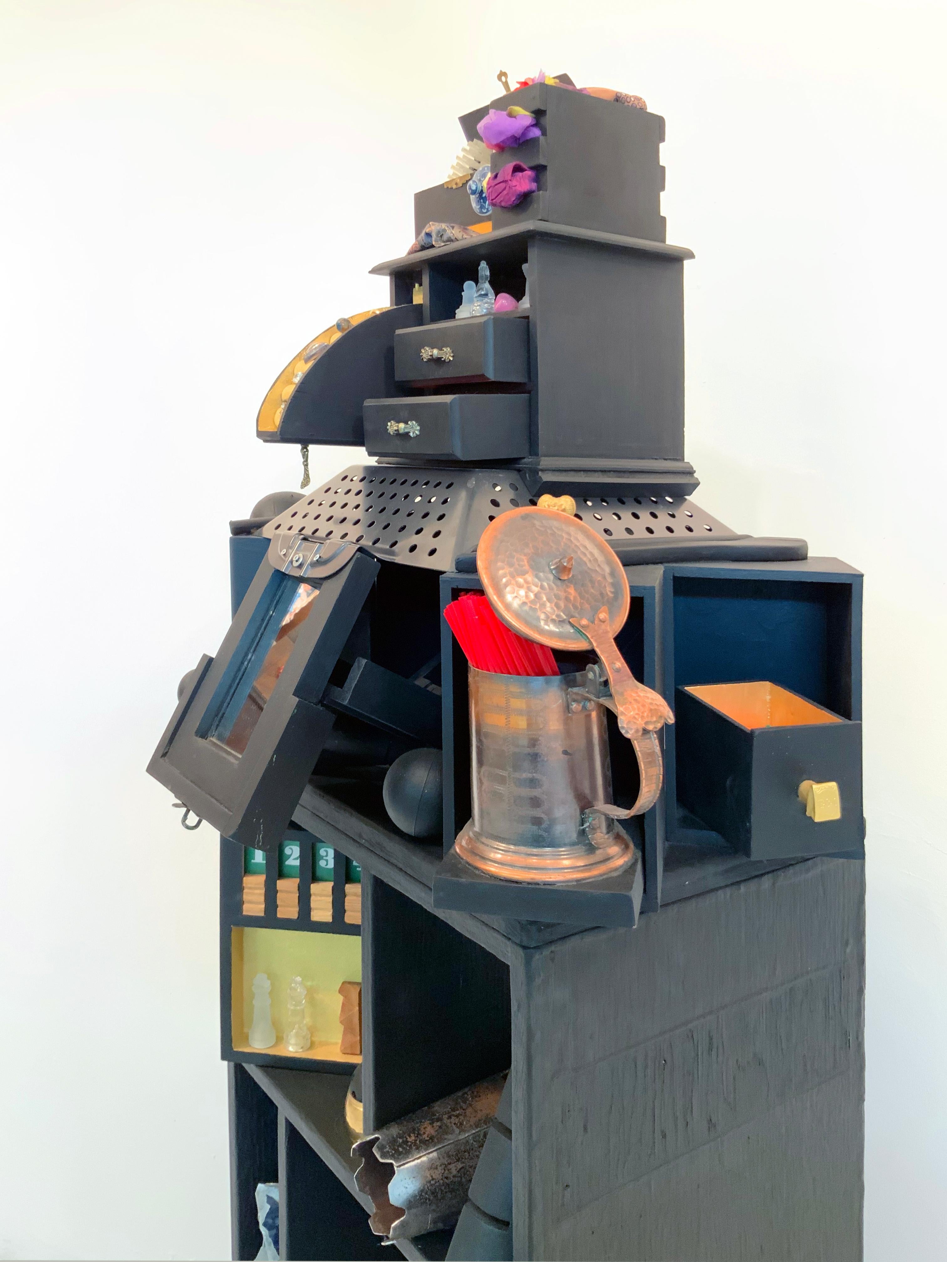 Remembrance 936 - Gabinete de Curiosidades, Wunderkammer, Escultura Contemporánea - Abstract Sculpture Marrón de Linda Stein