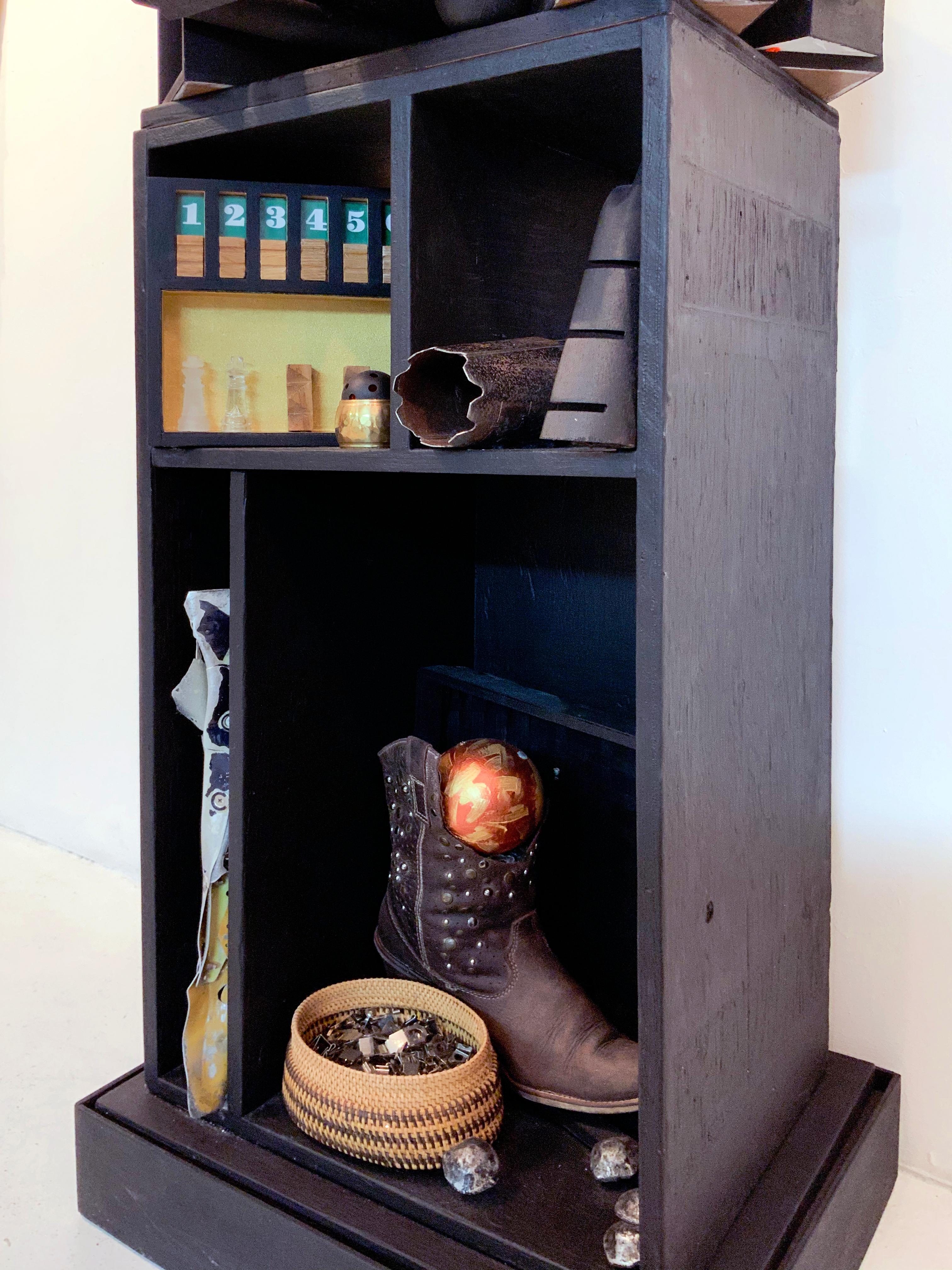 Remembrance 936 - Gabinete de Curiosidades, Wunderkammer, Escultura Contemporánea en venta 3